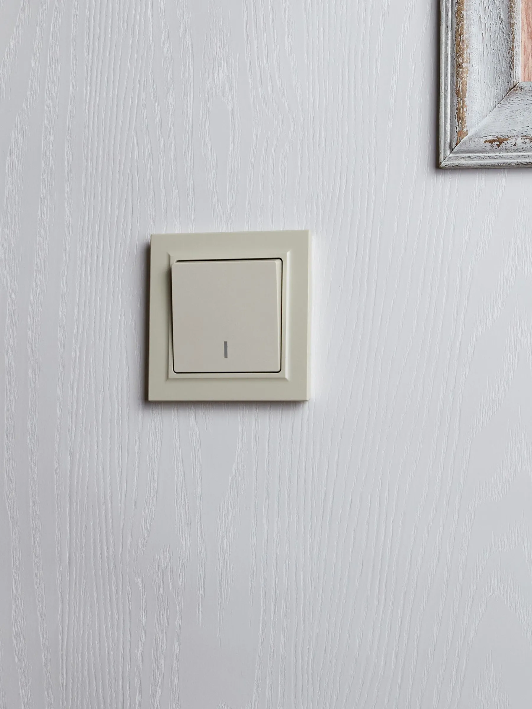 BRITE Выключатель 1-клавишный проходной с индикацией 10А ВС10-1-7-БрКр бежевый IEK - Фото 4