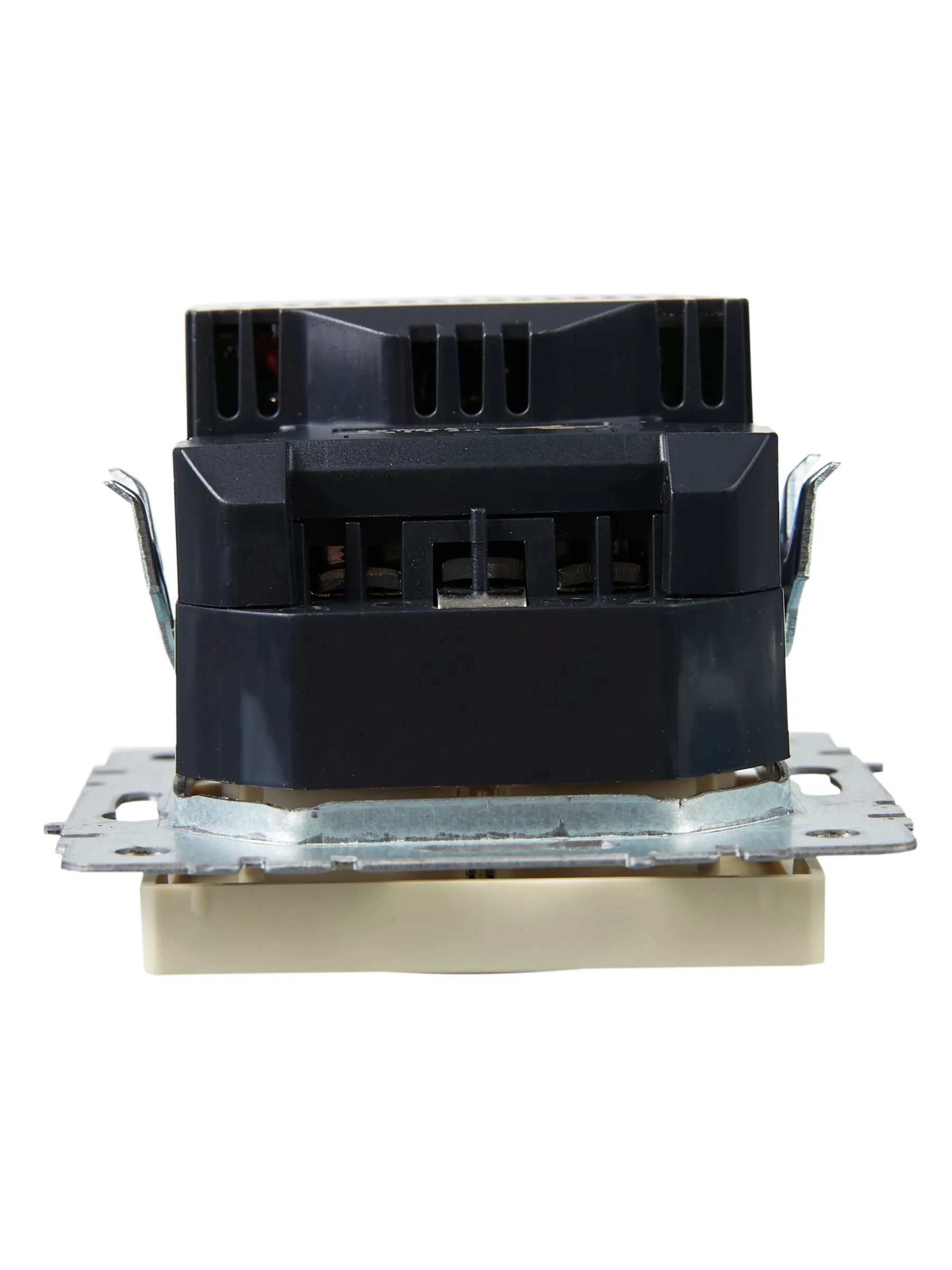 BRITE Розетка 1-местная с заземлением с защитными шторками 16А с USB A+A 5В 2,1А РЮш10-1-БрКр бежевый IEK - Фото 6