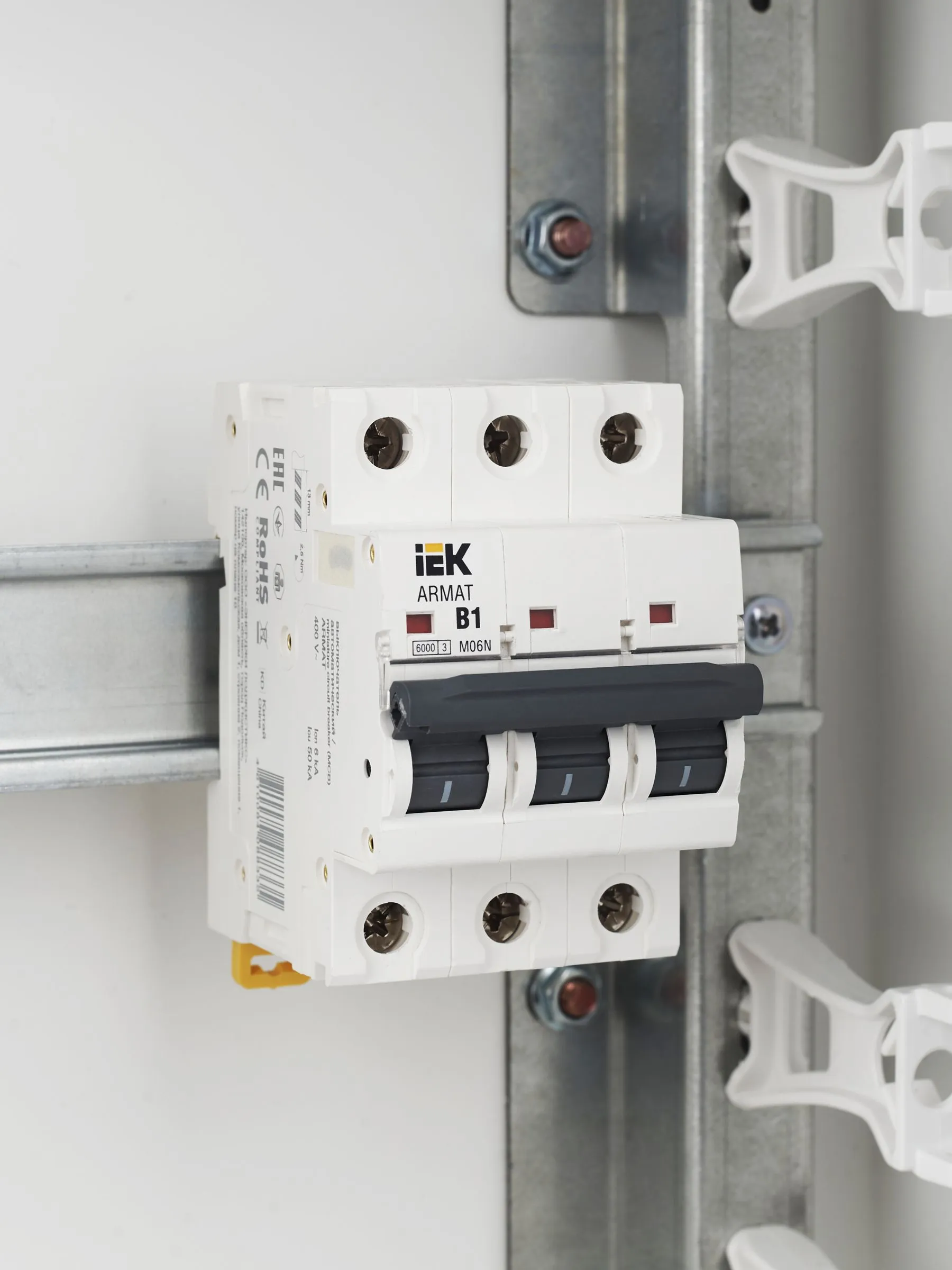 ARMAT Автоматический выключатель M06N 3P B 1А IEK - Фото 10