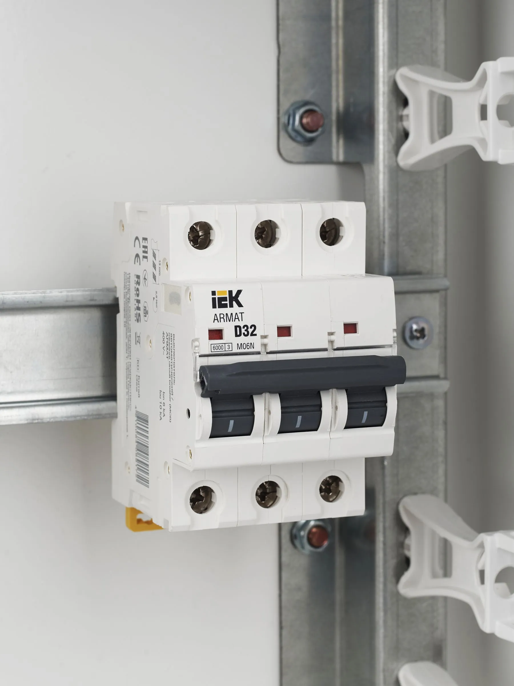 ARMAT Автоматический выключатель M06N 3P D 32А IEK - Фото 4