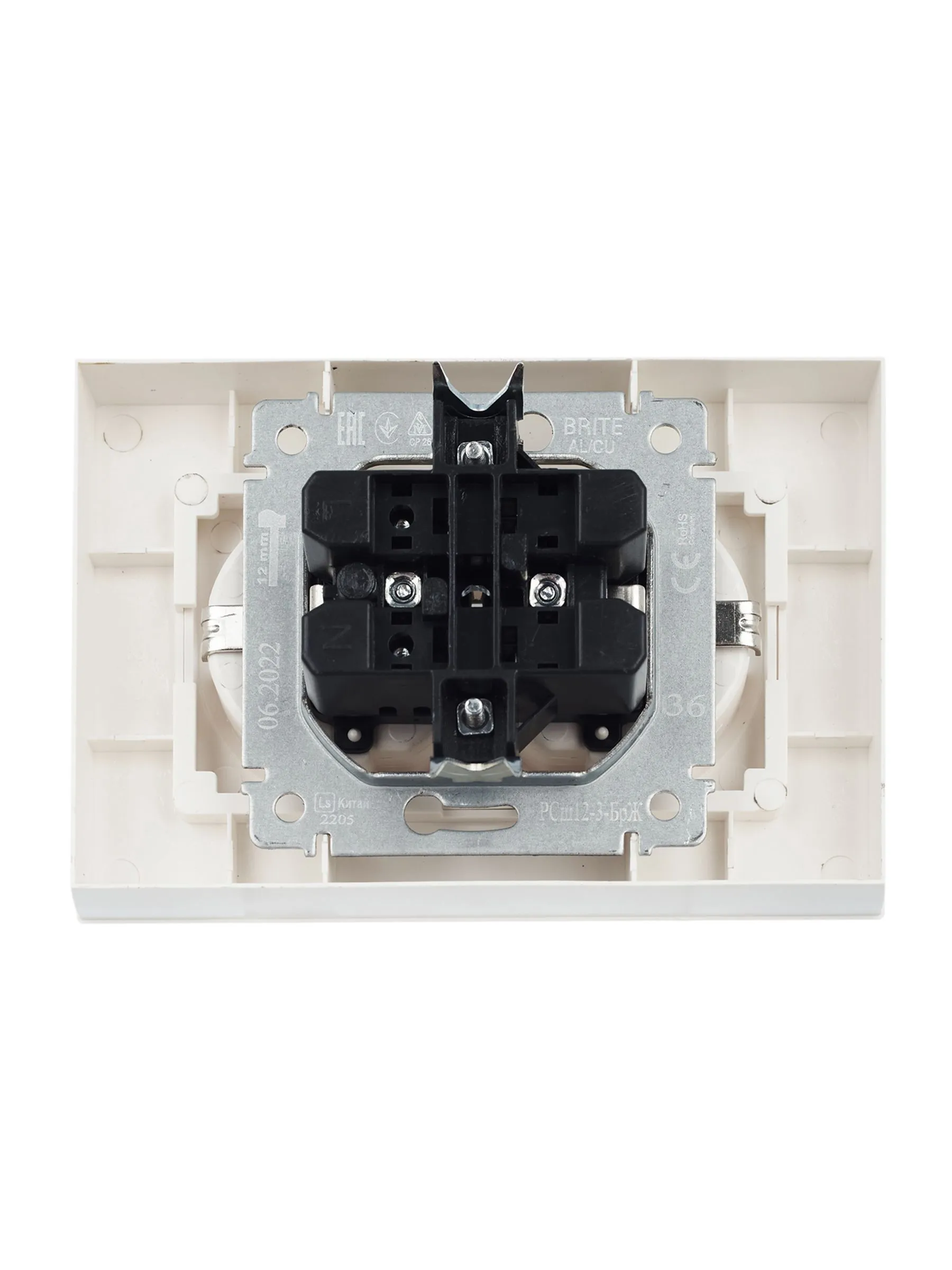 BRITE Розетка 2-местная с заземлением с защитными шторками 16А в сборе РСш12-3-БрЖ жемчуг IEK - Фото 3