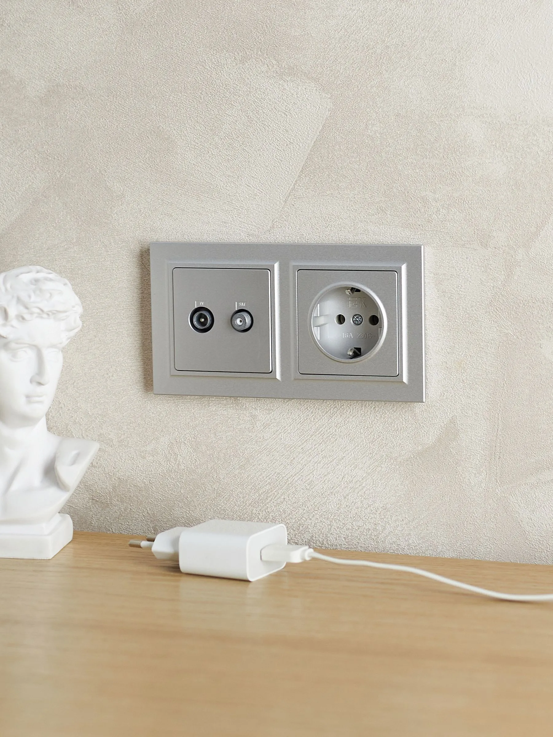 BRITE Рамка 2-местная IP44 РУ-2-БрА-44 алюминий IEK - Фото 3