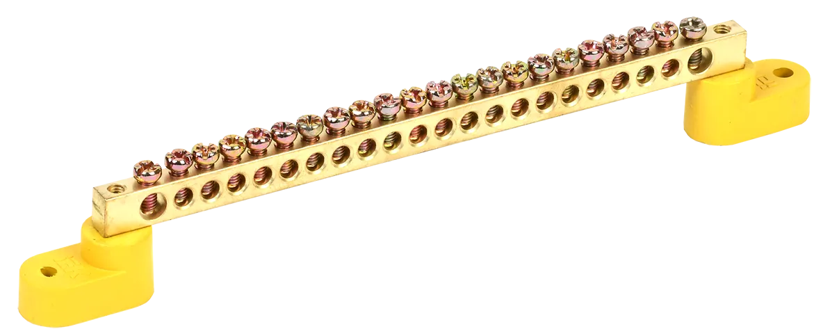 Шина PE "земля" на двух угловых изоляторах ШНИ-6х9-22-У2-Ж IEK