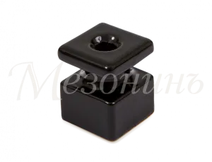 Изолятор фарфоровый квадратный для монтажа витой электропроводки, размеры: 20х20х25мм, цвет - черный