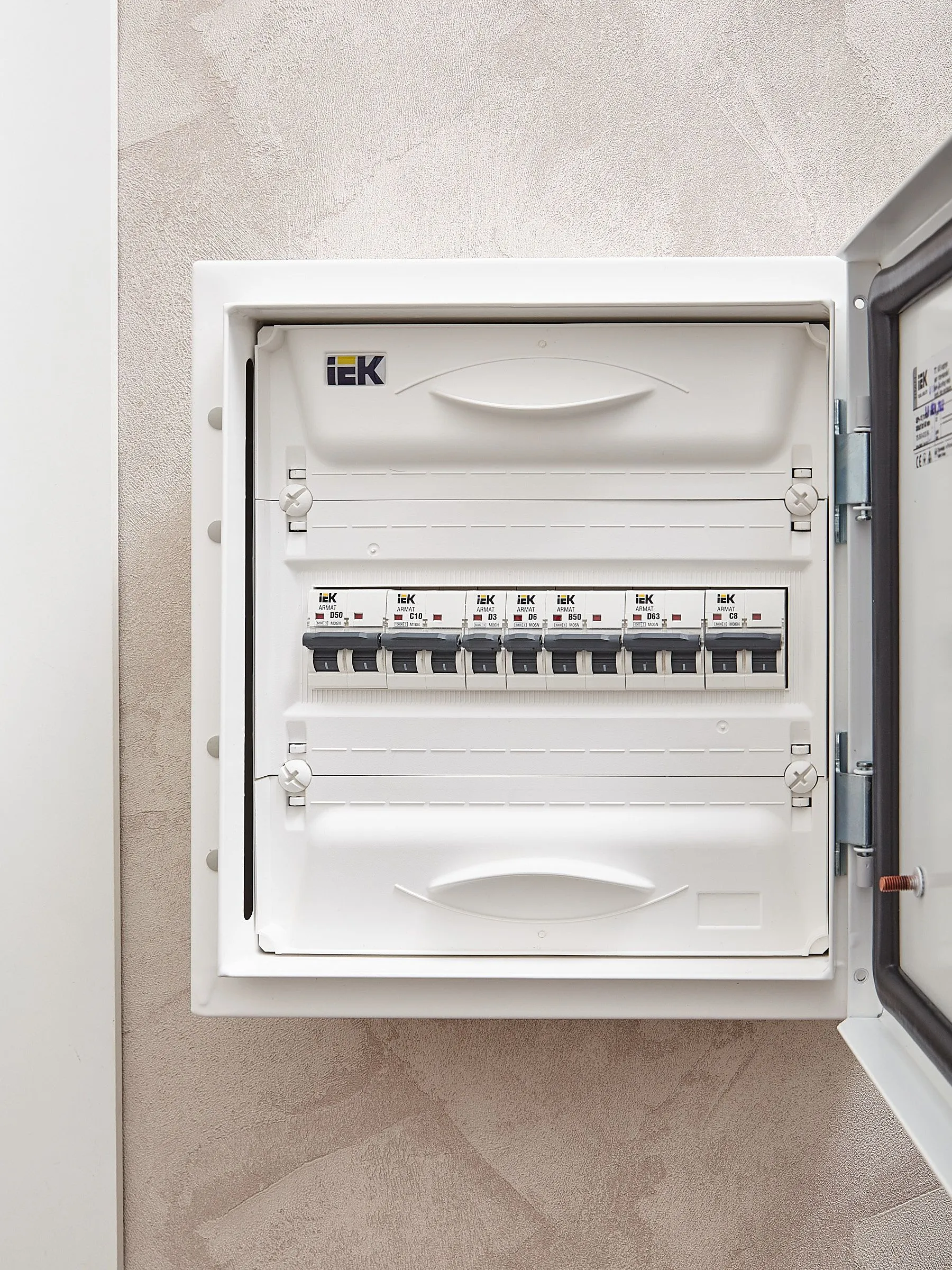 ARMAT Автоматический выключатель M06N 1P D 6А IEK - Фото 6