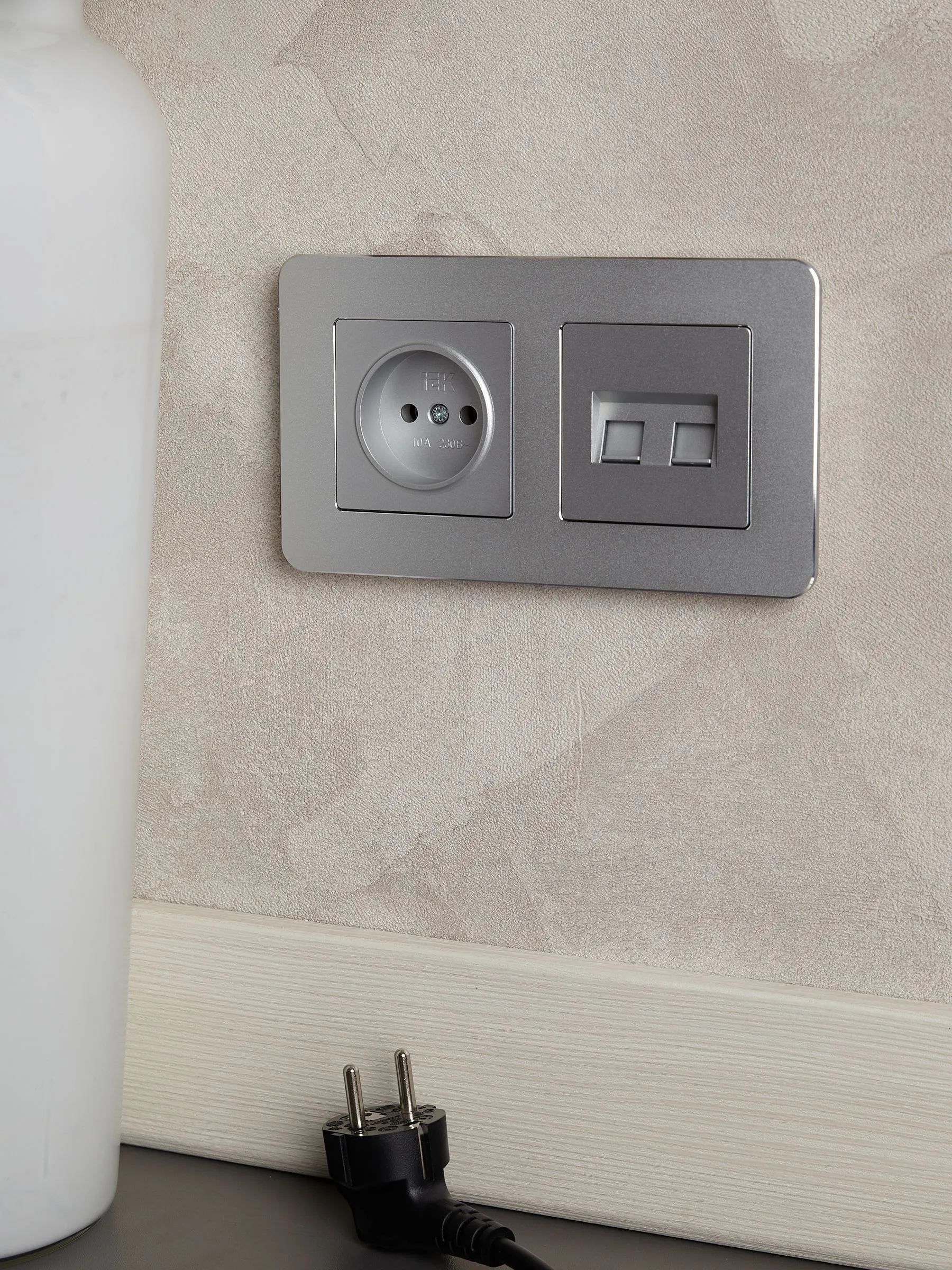 BRITE Рамка 2-местная РУ-2-1-Бр металл алюминий RE IEK - Фото 7