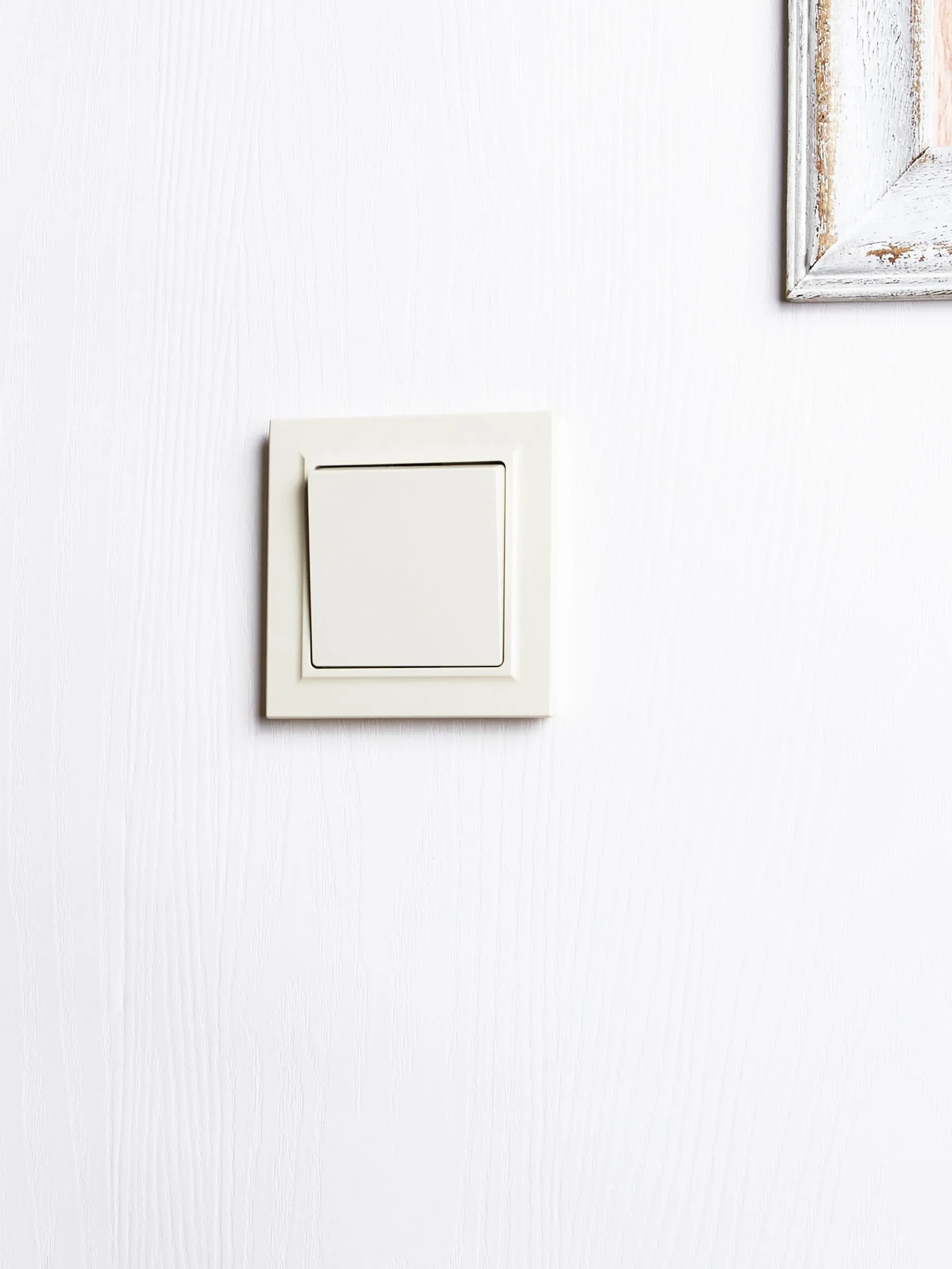 BRITE Выключатель 1-клавишный 10А ВС10-1-0-БрКр бежевый IEK - Фото 2