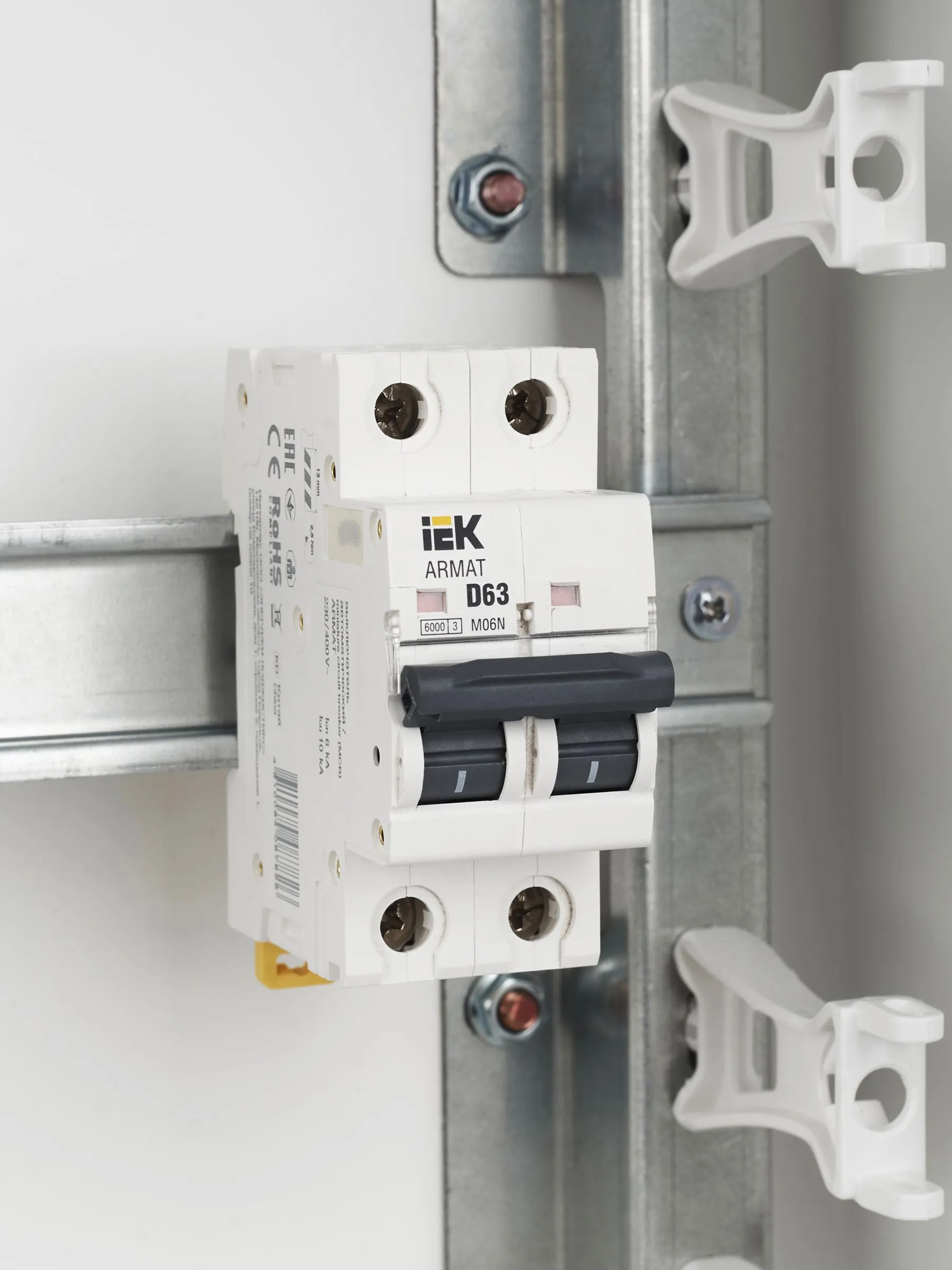 ARMAT Автоматический выключатель M06N 2P D 63А IEK - Фото 9