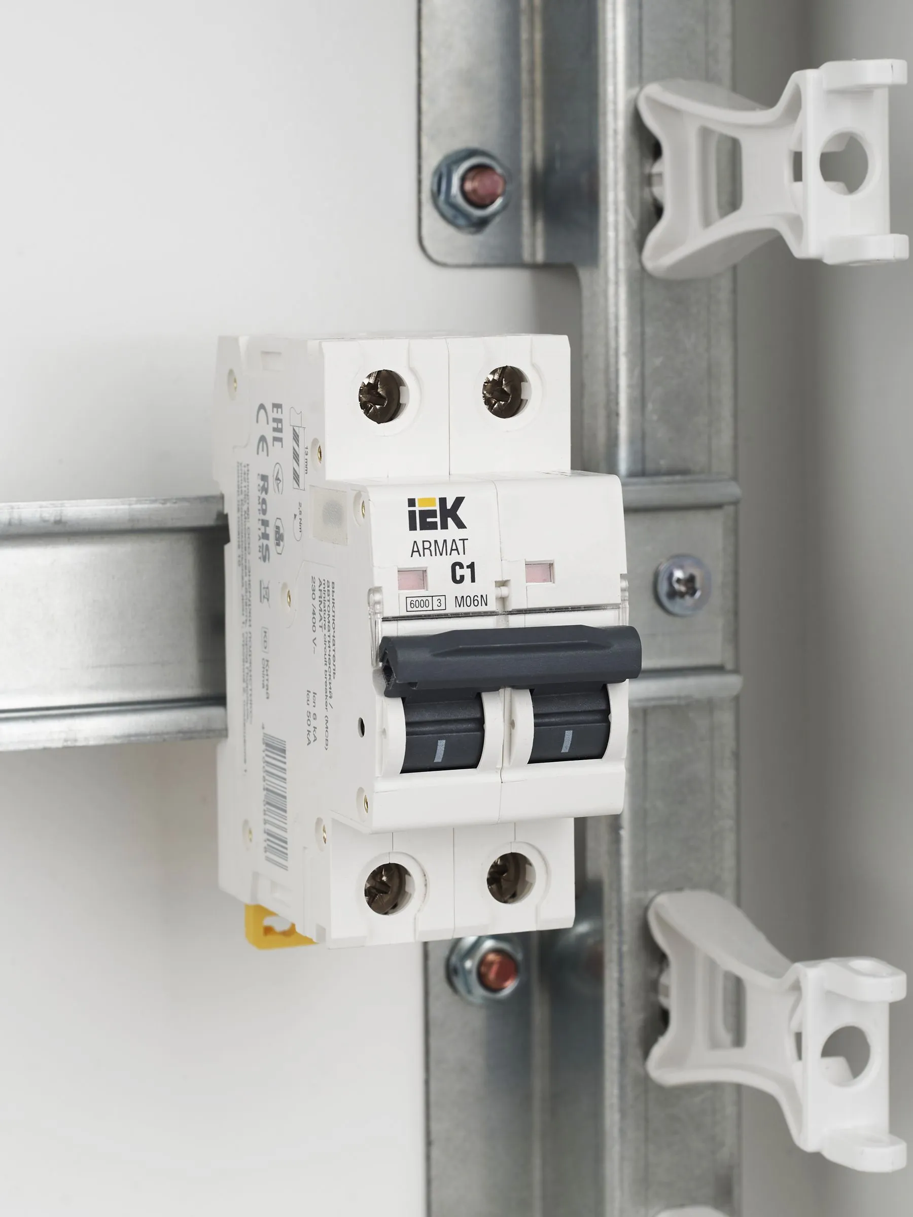 ARMAT Автоматический выключатель M06N 2P C 1А IEK - Фото 5