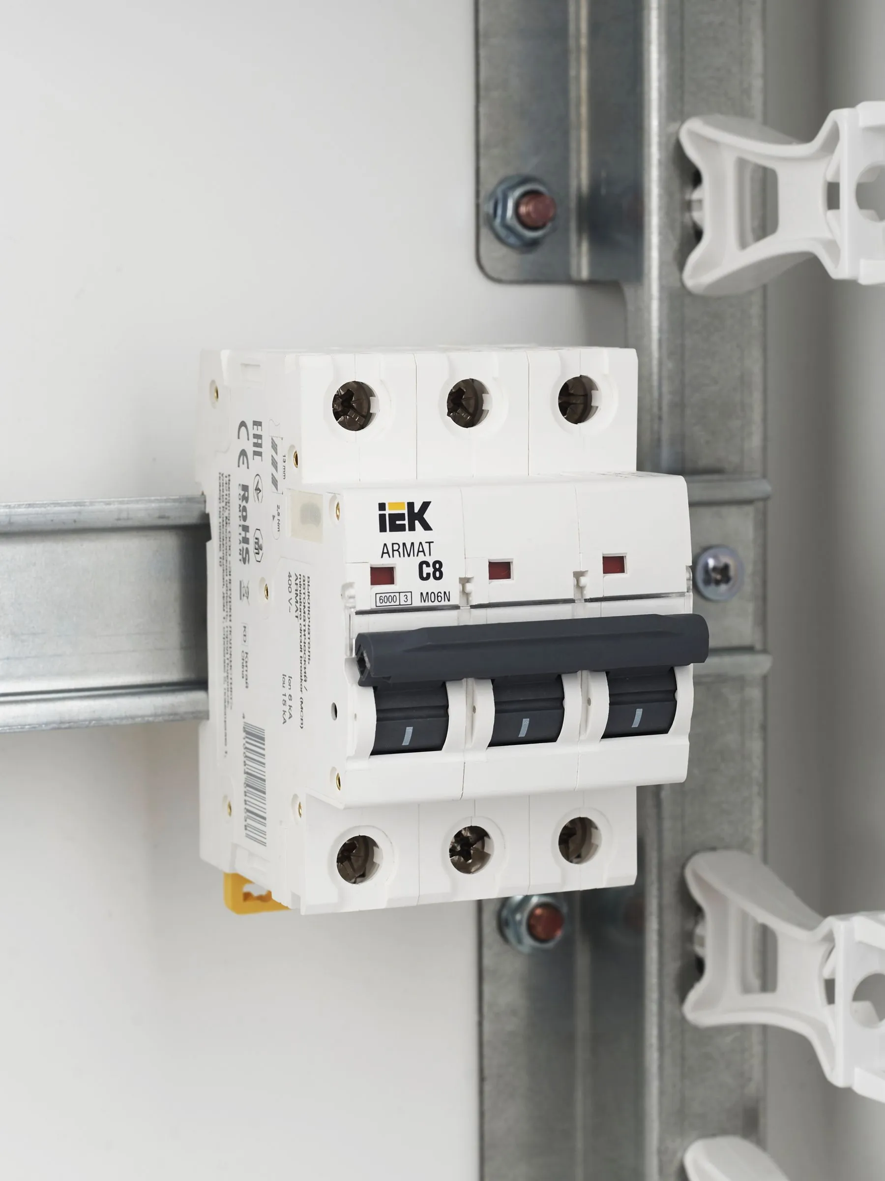 ARMAT Автоматический выключатель M06N 3P C 8А IEK - Фото 5