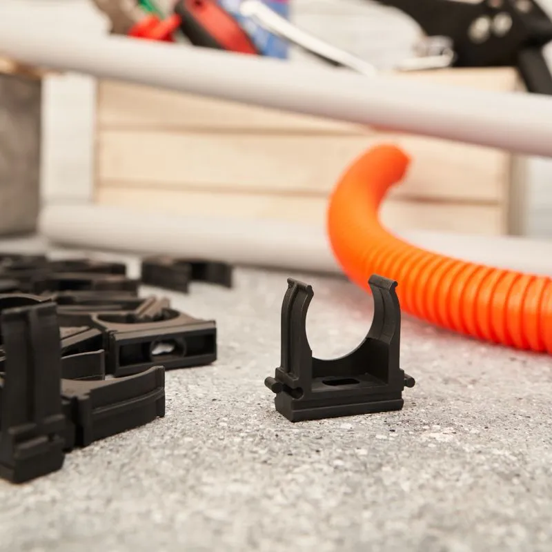 Крепеж-клипса для трубы ø25мм черная (10 шт/уп) REXANT - Фото 2