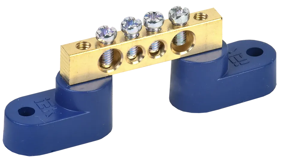 Шина N "ноль" на двух угловых изоляторах ШНИ-6х9-4-У2-С IEK