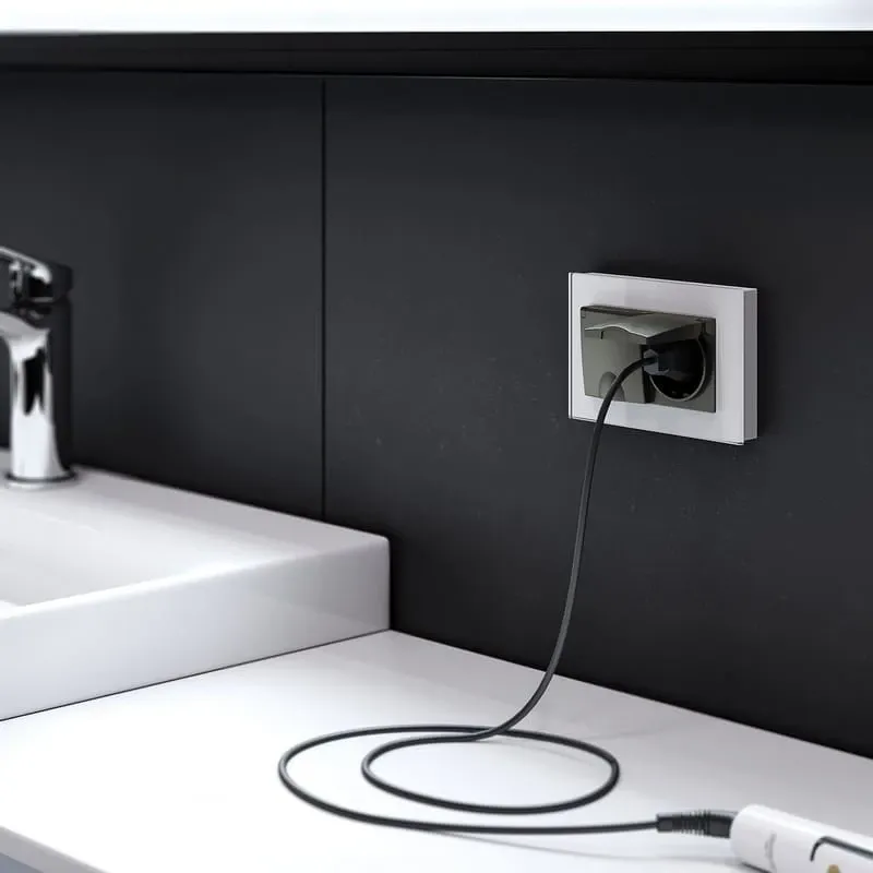 Розетка двойная влагозащ. с зазем. с защит. крышками и шторками (черный матовый) Werkel - Фото 3