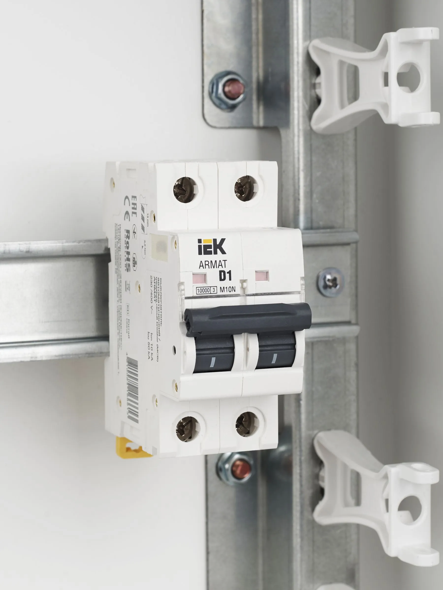 ARMAT Автоматический выключатель M10N 2P D 1А IEK - Фото 9