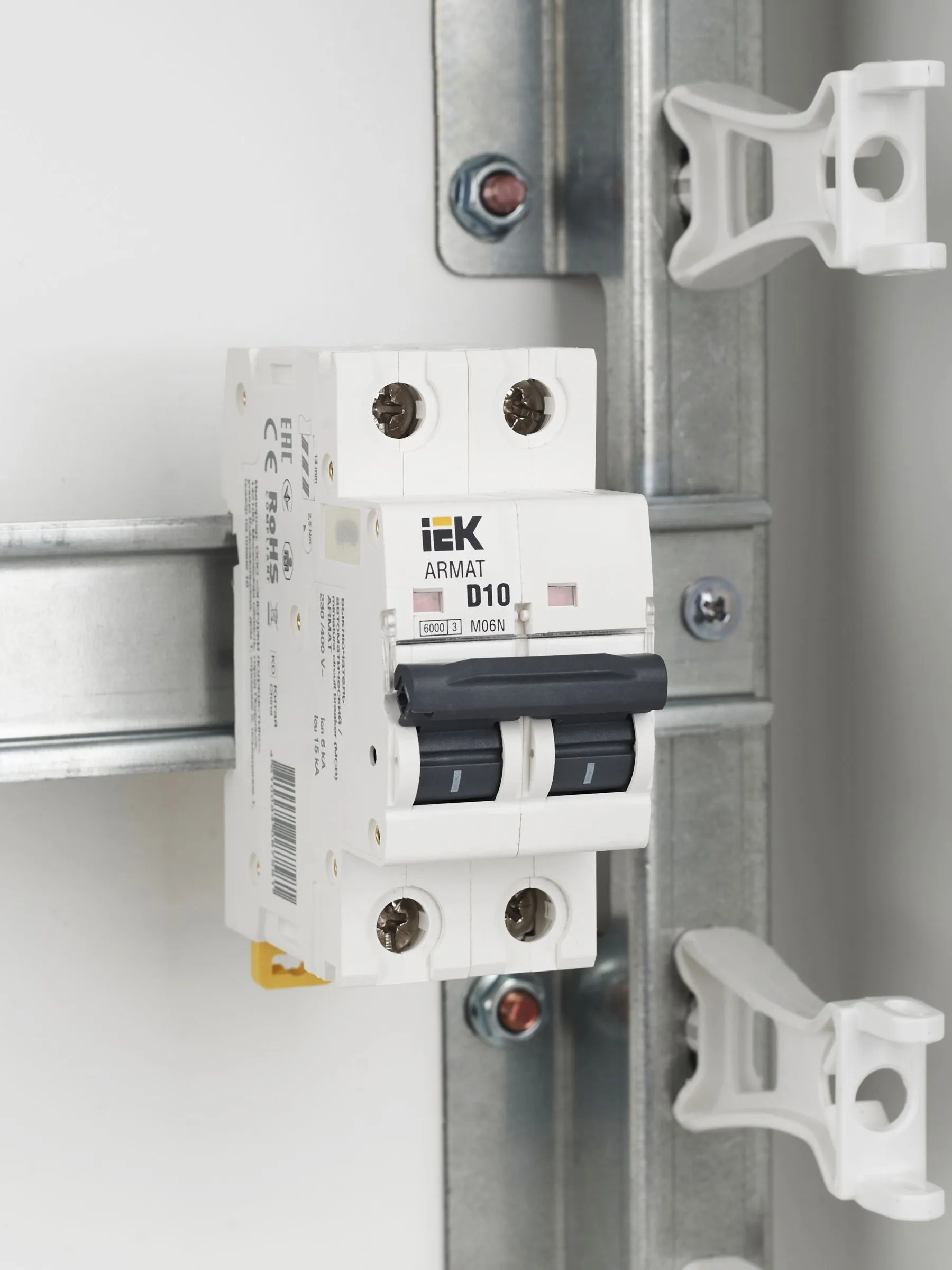ARMAT Автоматический выключатель M06N 2P D 10А IEK - Фото 2