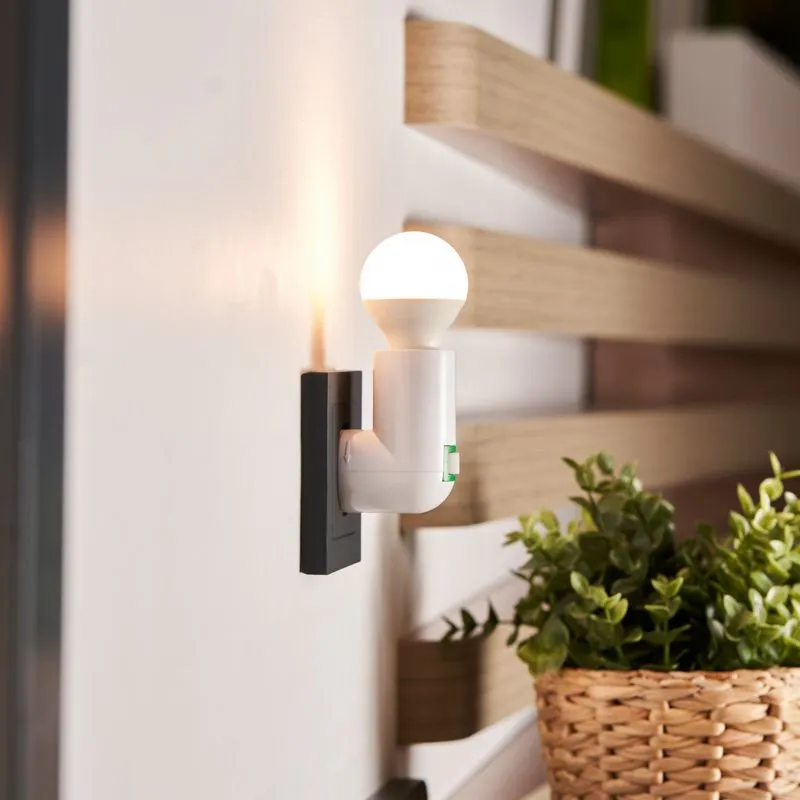 Переходник-светильник для крепления в штепсельной сетевой розетке переходник цокольный AC 220В-Е14 с выключателем REXANT - Фото 2