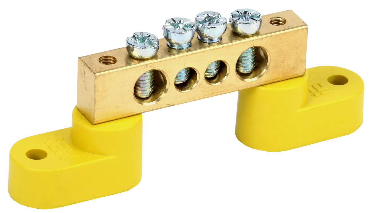 Шина PE "земля" на двух угловых изоляторах ШНИ-8х12-4-У2-Ж IEK