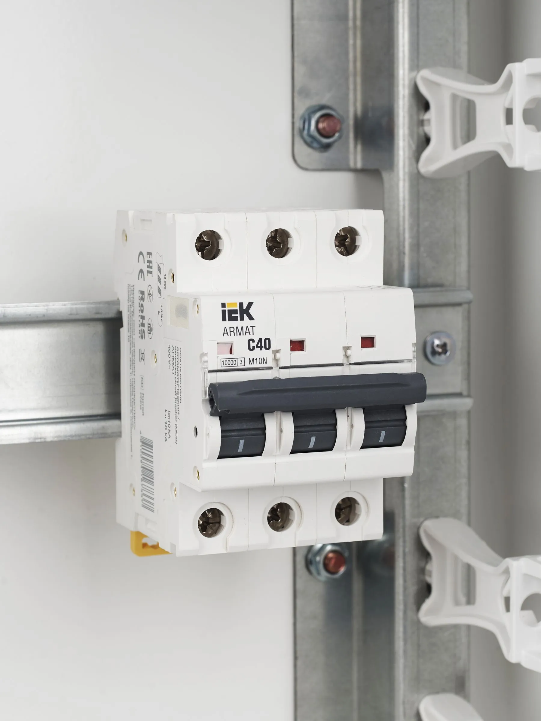 ARMAT Автоматический выключатель M10N 3P C 40А IEK - Фото 5