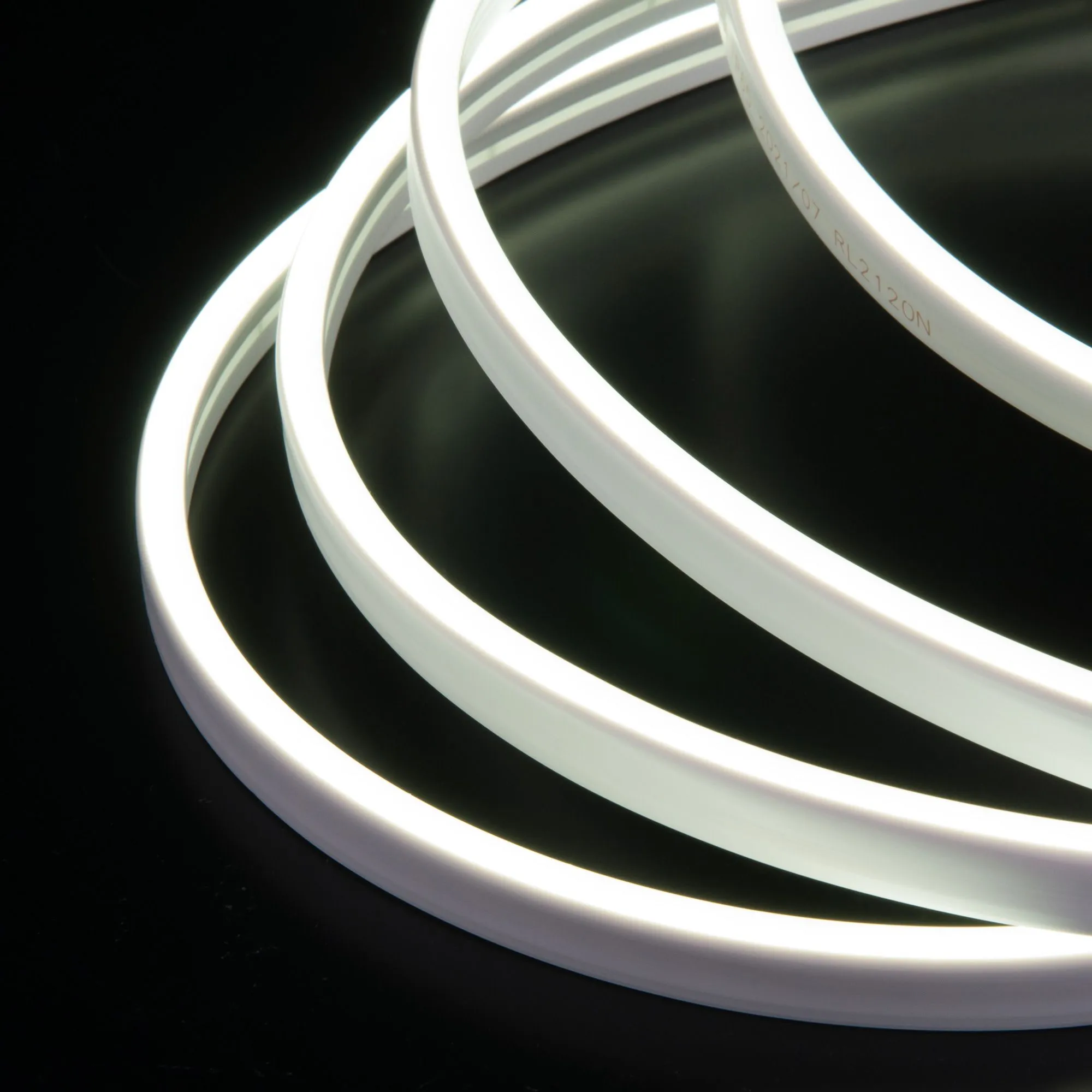 Гибкий неон 24V 10W 120Led 2835 IP65, холодный белый Elektrostandard - Фото 3