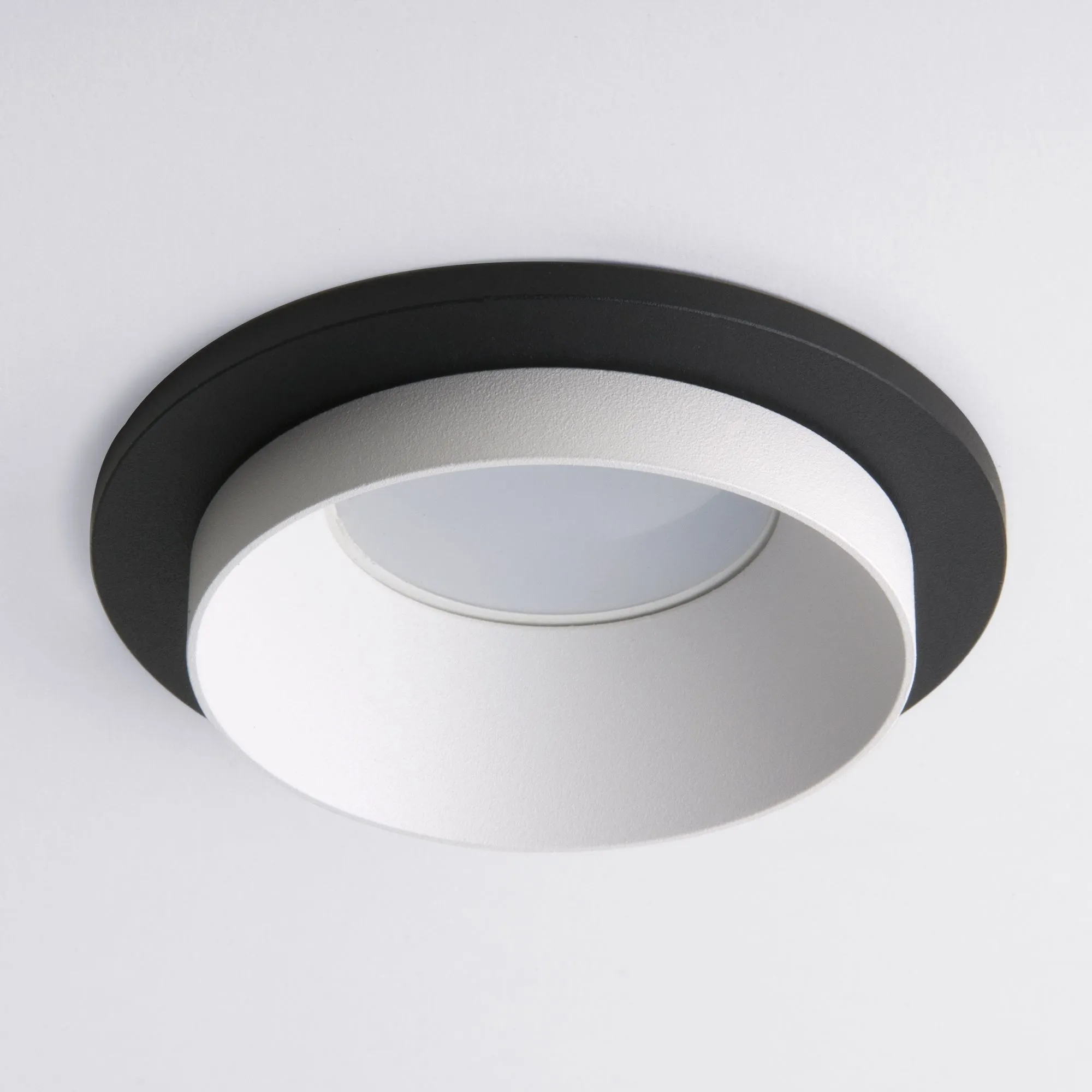 Светильник точечный 114 MR16 белый/черный Elektrostandard - Фото 2