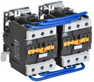 Контактор КМИ-48032 реверс 80А 230В/АС3 2NO;2NC IEK KKM43-080-230-22-1