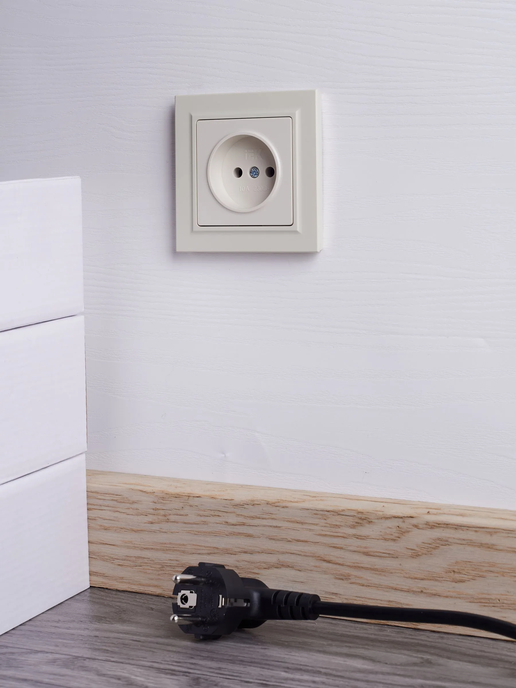 BRITE Розетка 1-местная без заземления без защитных шторок 10А в сборе РСР10-1-0-БрКр бежевый IEK - Фото 4