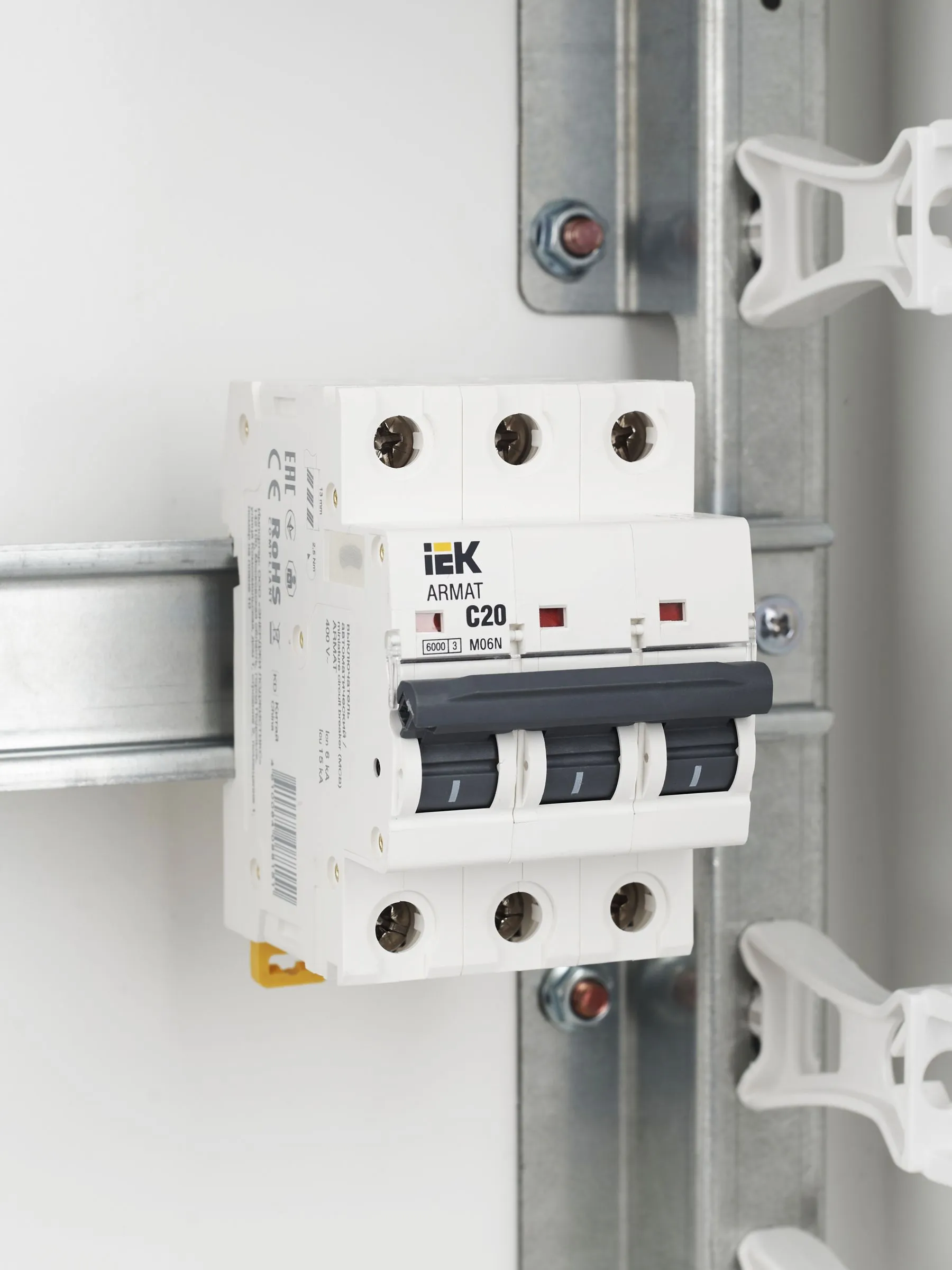 ARMAT Автоматический выключатель M06N 3P C 20А IEK - Фото 5