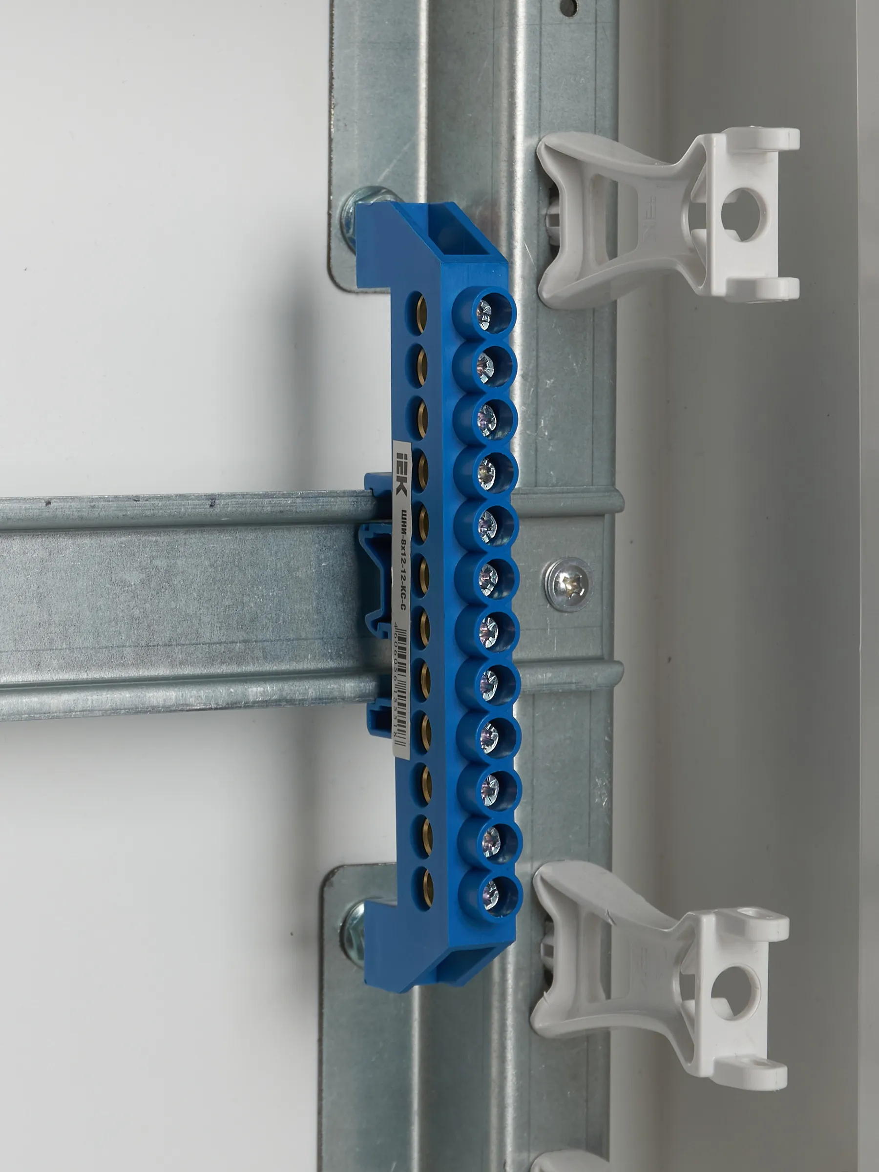 Шина N "ноль" в комбинированном DIN-изоляторе типа "Стойка" ШНИ-8х12-12-КС-С IEK - Фото 3