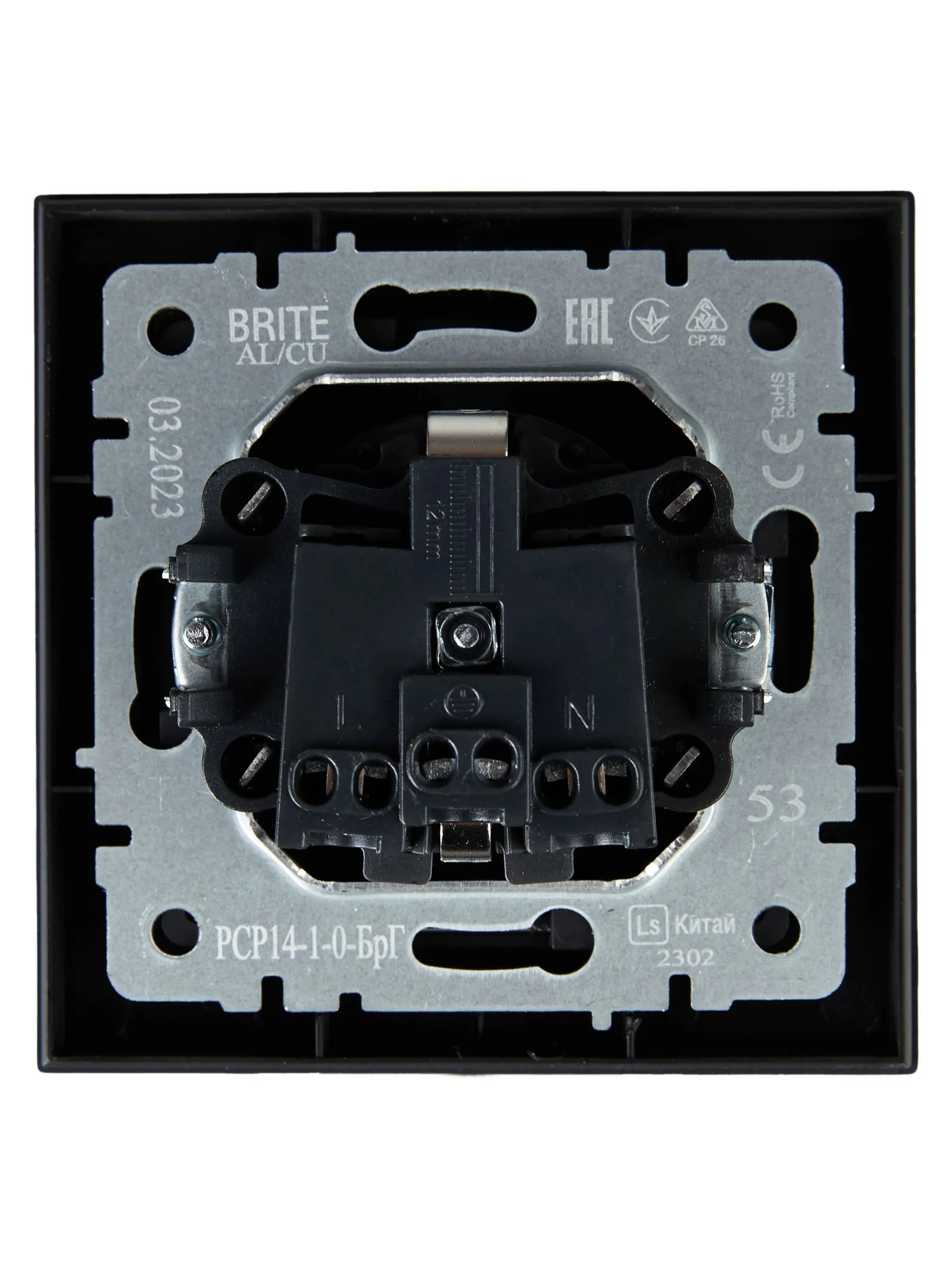 BRITE Розетка 1-местная с заземлением с защитными шторками 16А в сборе РСР14-1-0-БрГ графит IEK - Фото 3