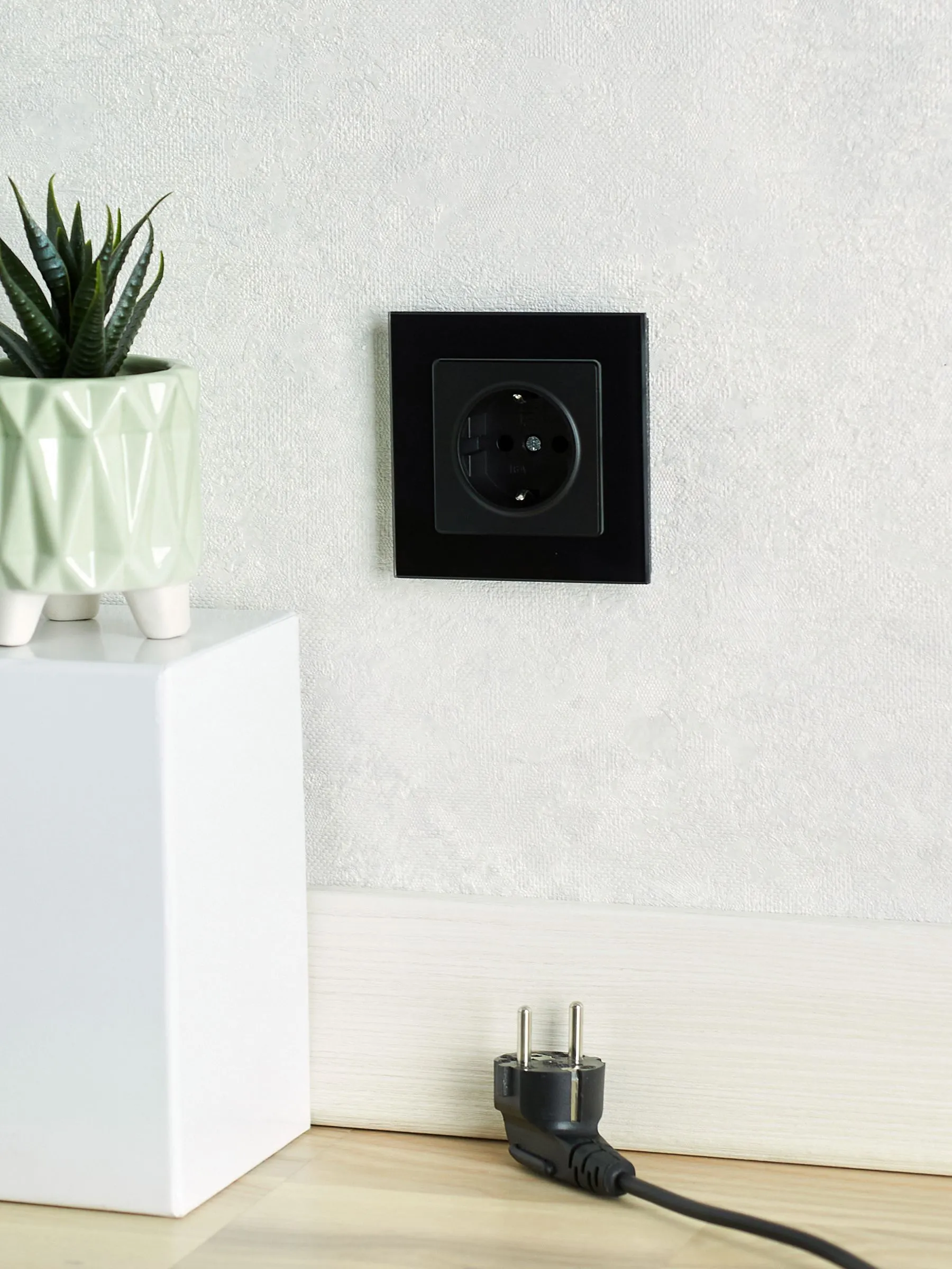 BRITE Рамка 1 -местная РУ-1-2-БрЧ стекло черный IEK - Фото 7