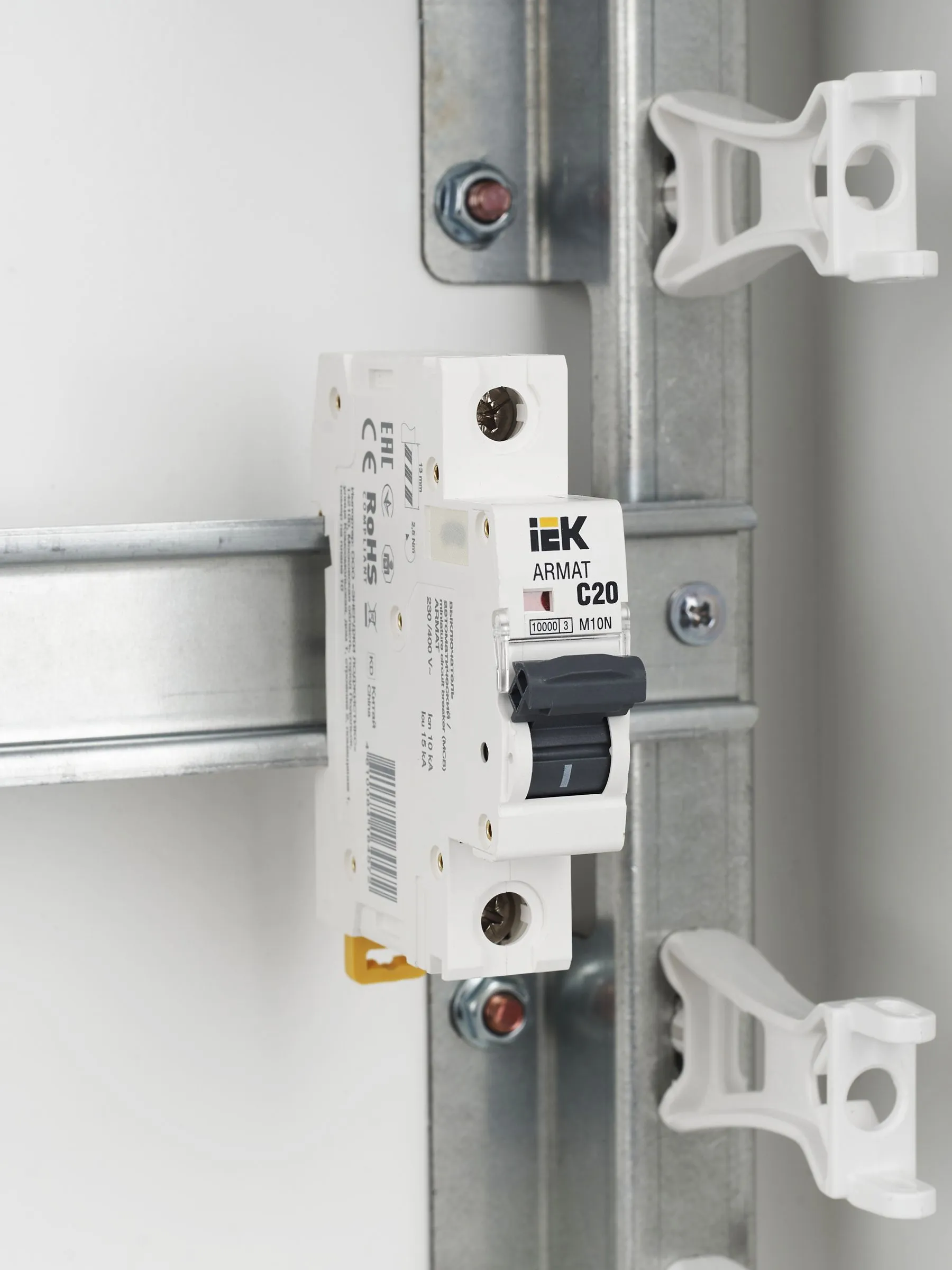 ARMAT Автоматический выключатель M10N 1P C 20А IEK - Фото 4