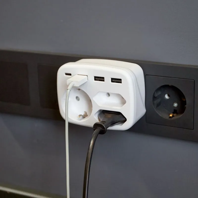 Тройник электрический 16А с/з + 2х2,5А + 3хUSB-A 2,4А + USB Type-C 3А, белый REXANT - Фото 4