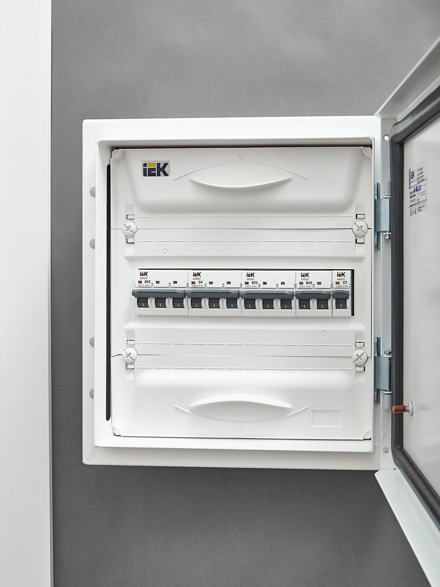 ARMAT Автоматический выключатель M10N 3P C 4А IEK - Фото 8