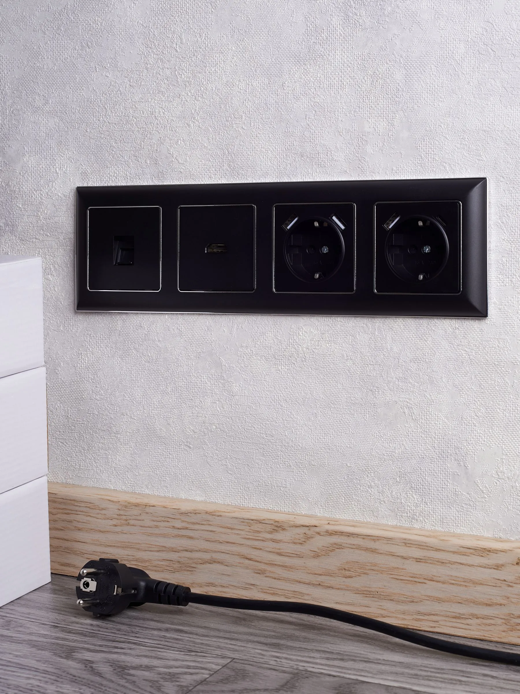 BRITE Рамка 4-местная РУ-4-Бр хром/черный IEK - Фото 6