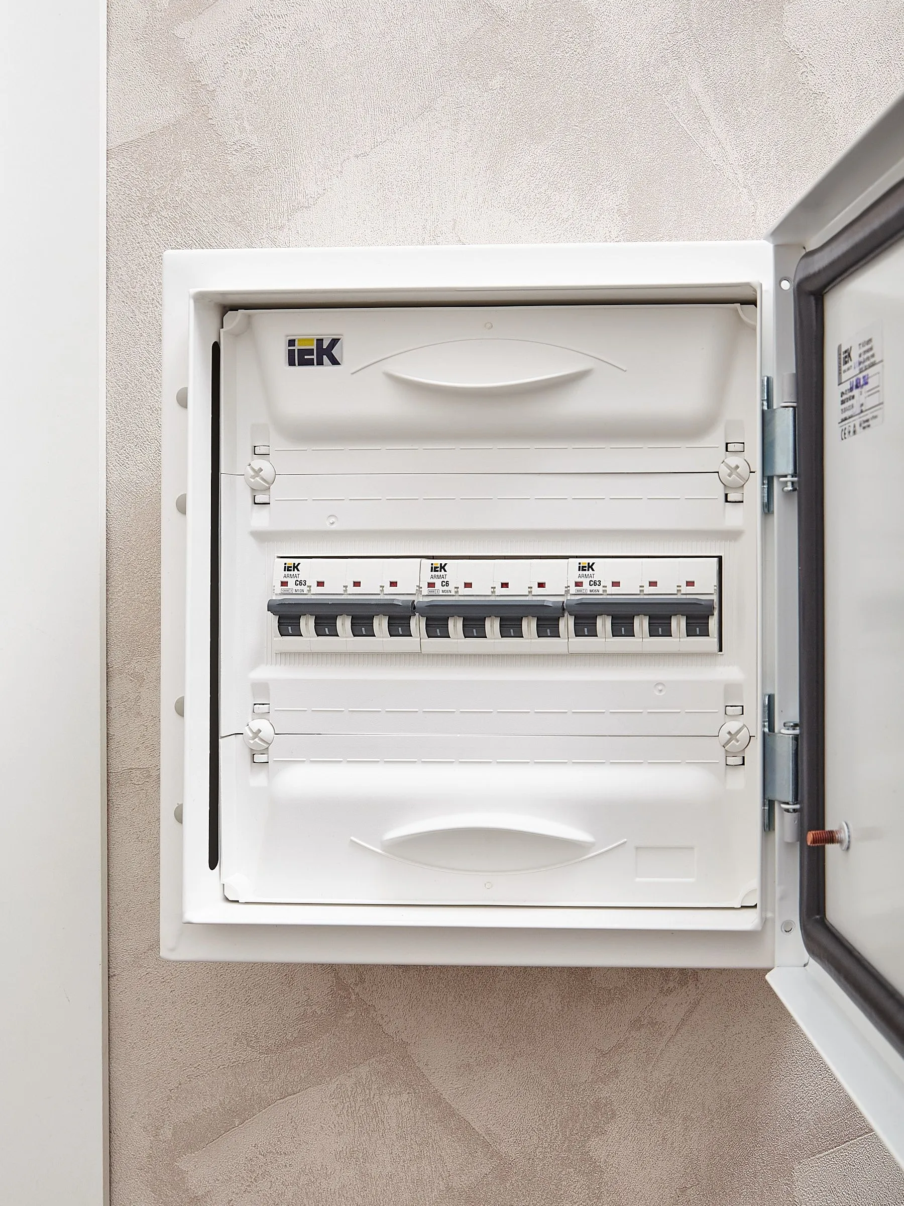 ARMAT Автоматический выключатель M06N 4P C 6А IEK - Фото 5