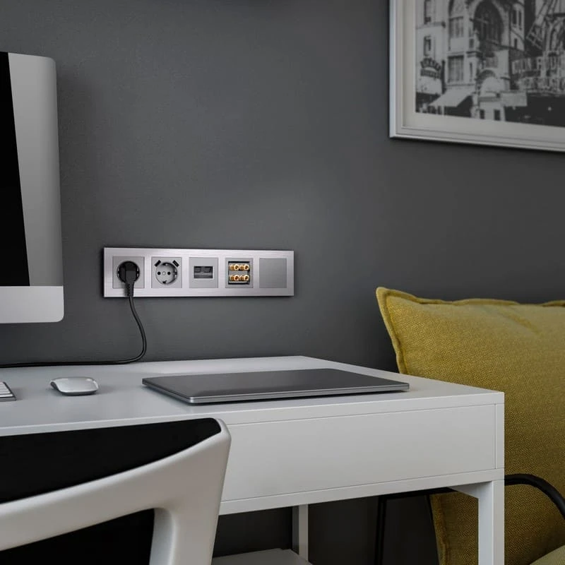 Розетка с заземлением, шторками и USB тип A+C (серебряный) Werkel - Фото 11