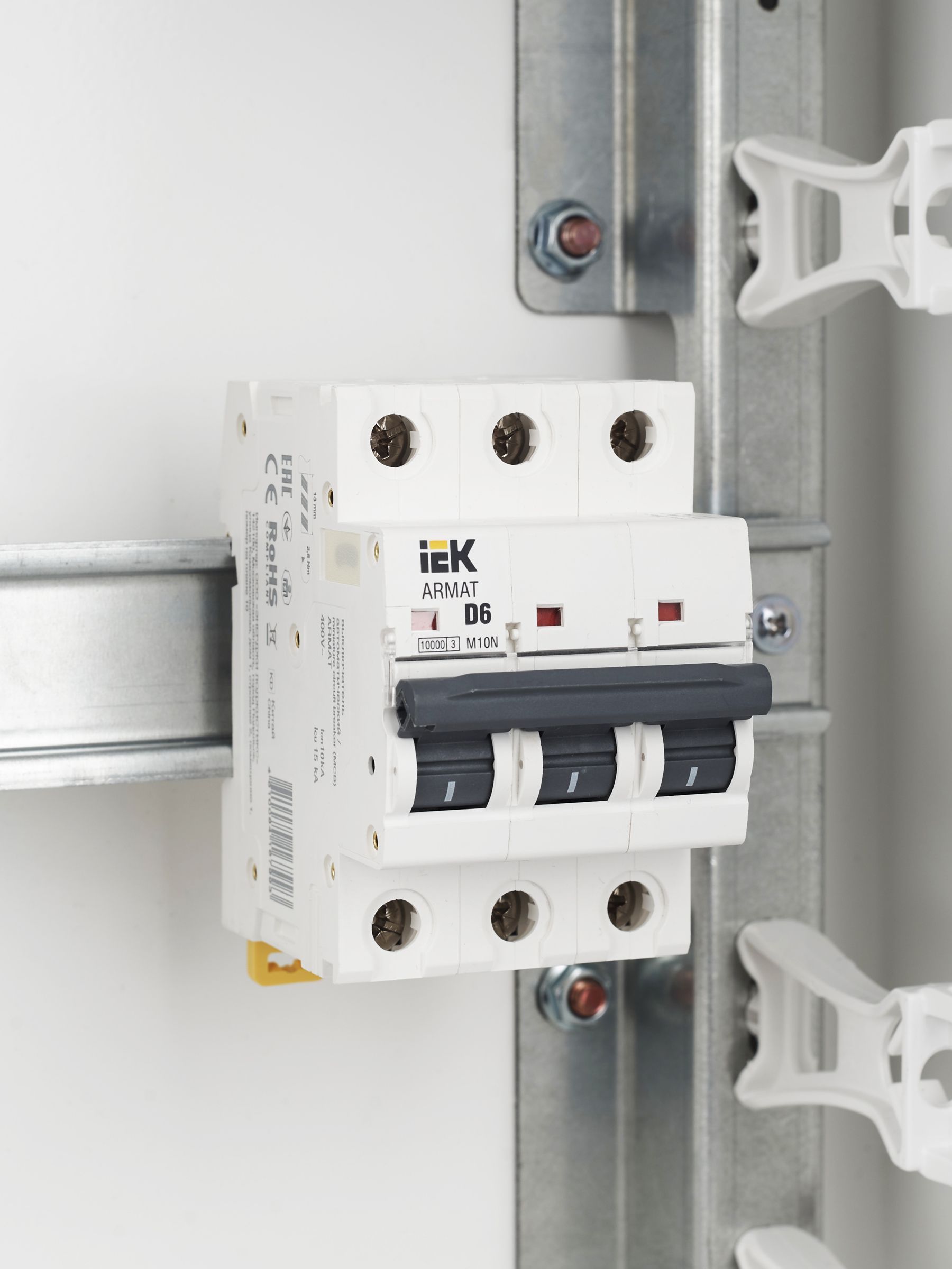 ARMAT Автоматический выключатель M10N 3P D 6А IEK - Фото 7