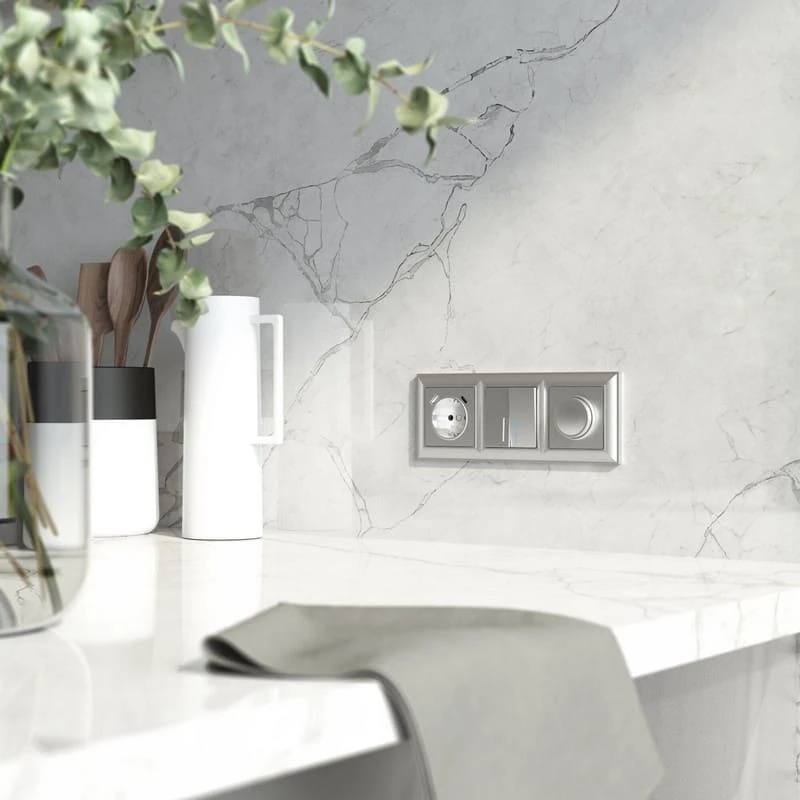 Розетка с заземлением, шторками и USB тип A+C (серебряный) Werkel - Фото 8