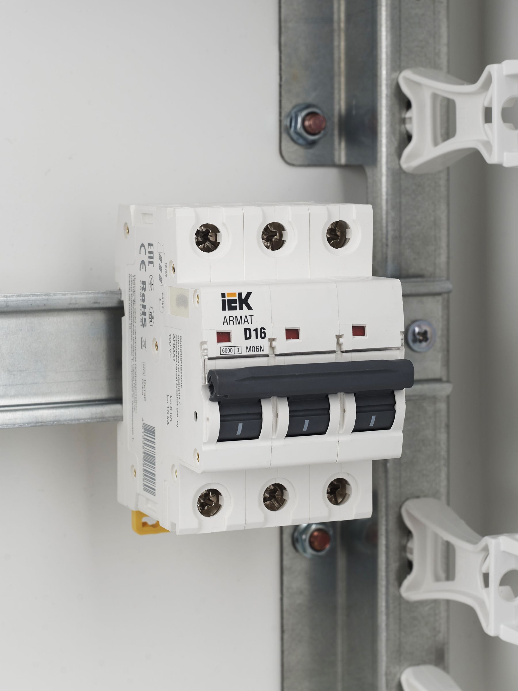ARMAT Автоматический выключатель M06N 3P D 16А IEK - Фото 7