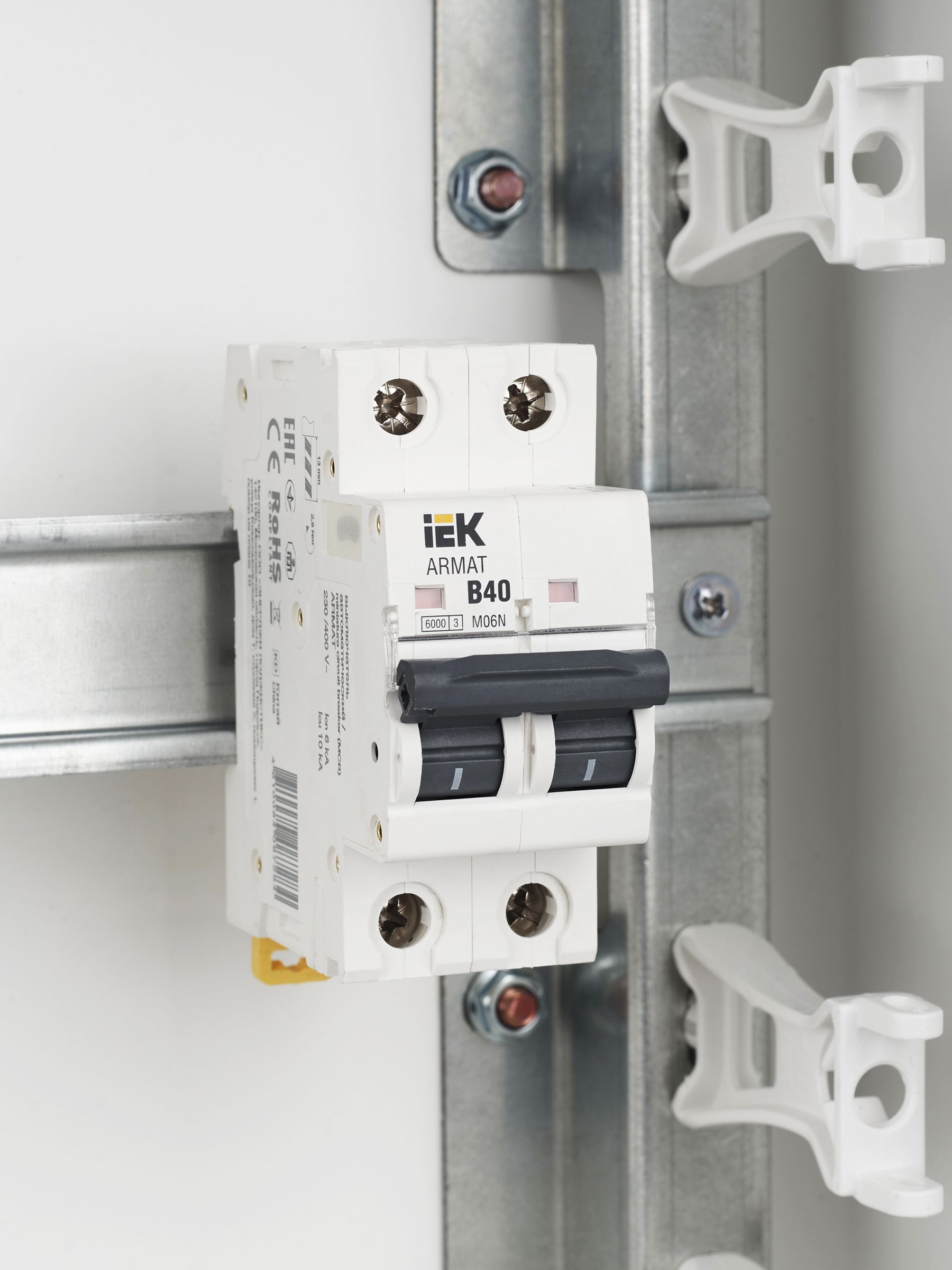 ARMAT Автоматический выключатель M06N 2P B 40А IEK - Фото 3