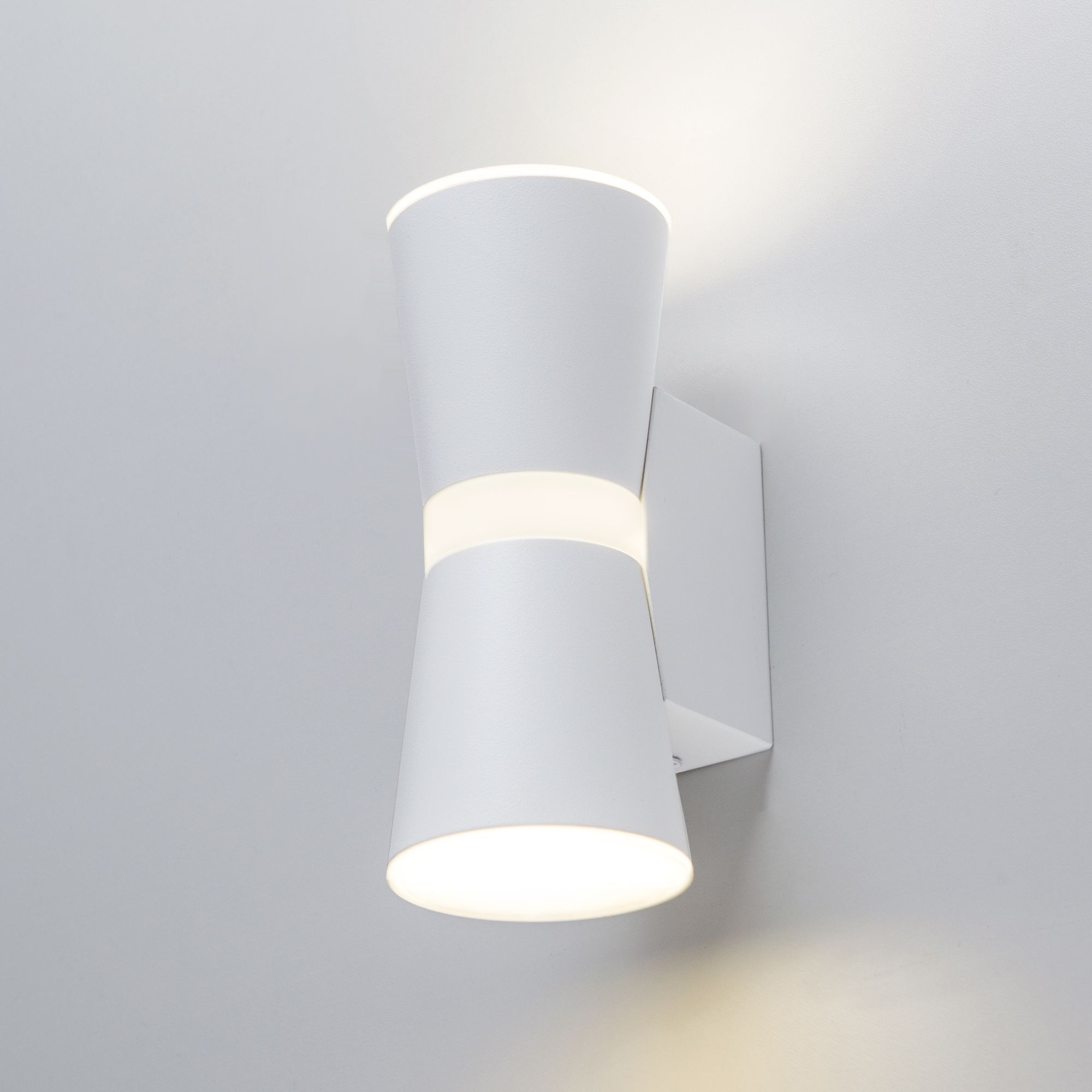 Светильник светодиодный настенный Viare LED MRL LED 1003 белый Elektrostandard