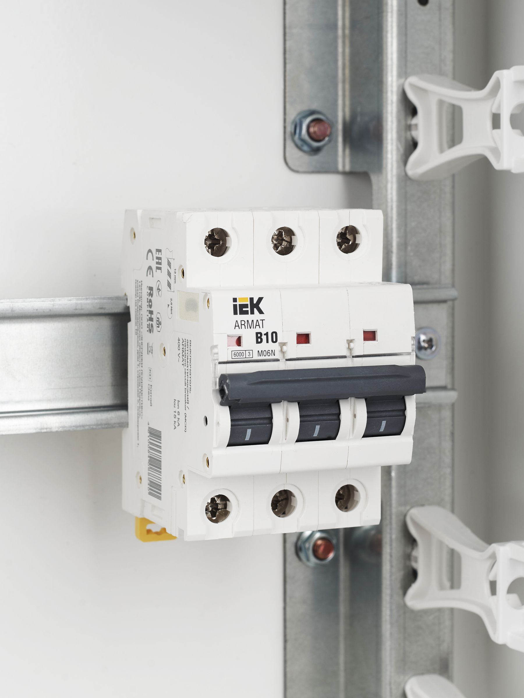 ARMAT Автоматический выключатель M06N 3P B 10А IEK - Фото 2