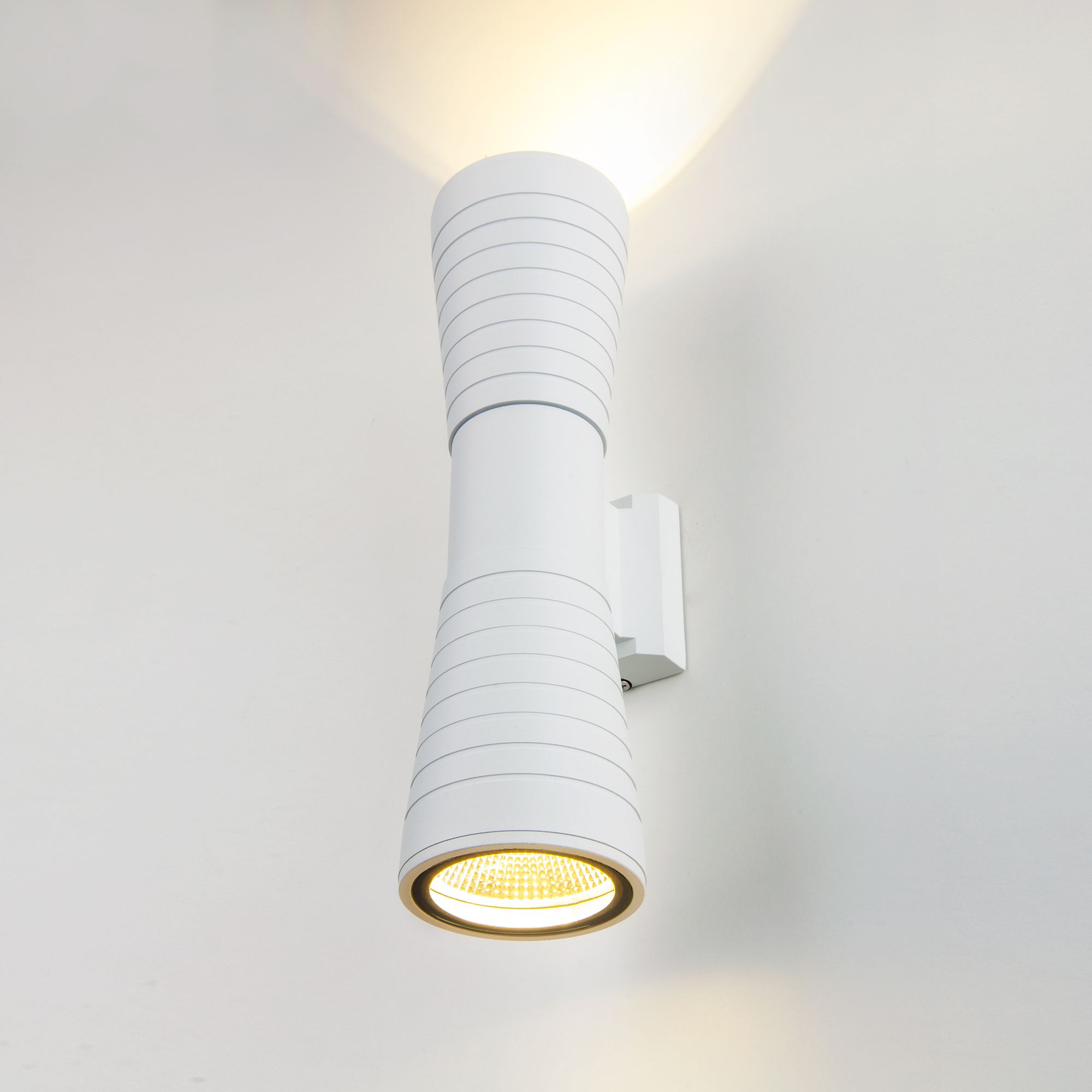 Светильник светодиодный уличный настенный Tube double белый  1502 TECHNO LED Elektrostandard