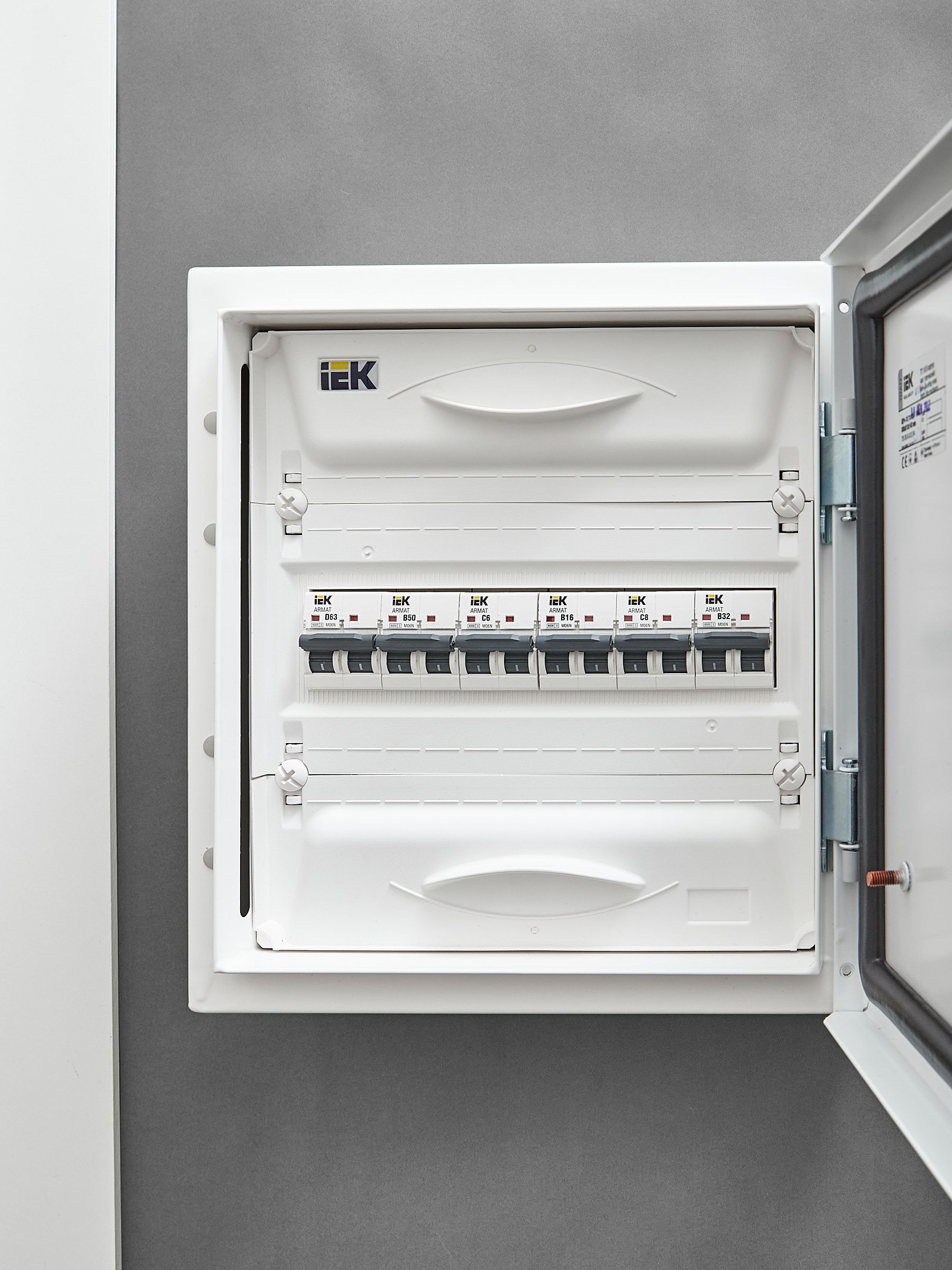 ARMAT Автоматический выключатель M06N 2P C 6А IEK - Фото 6