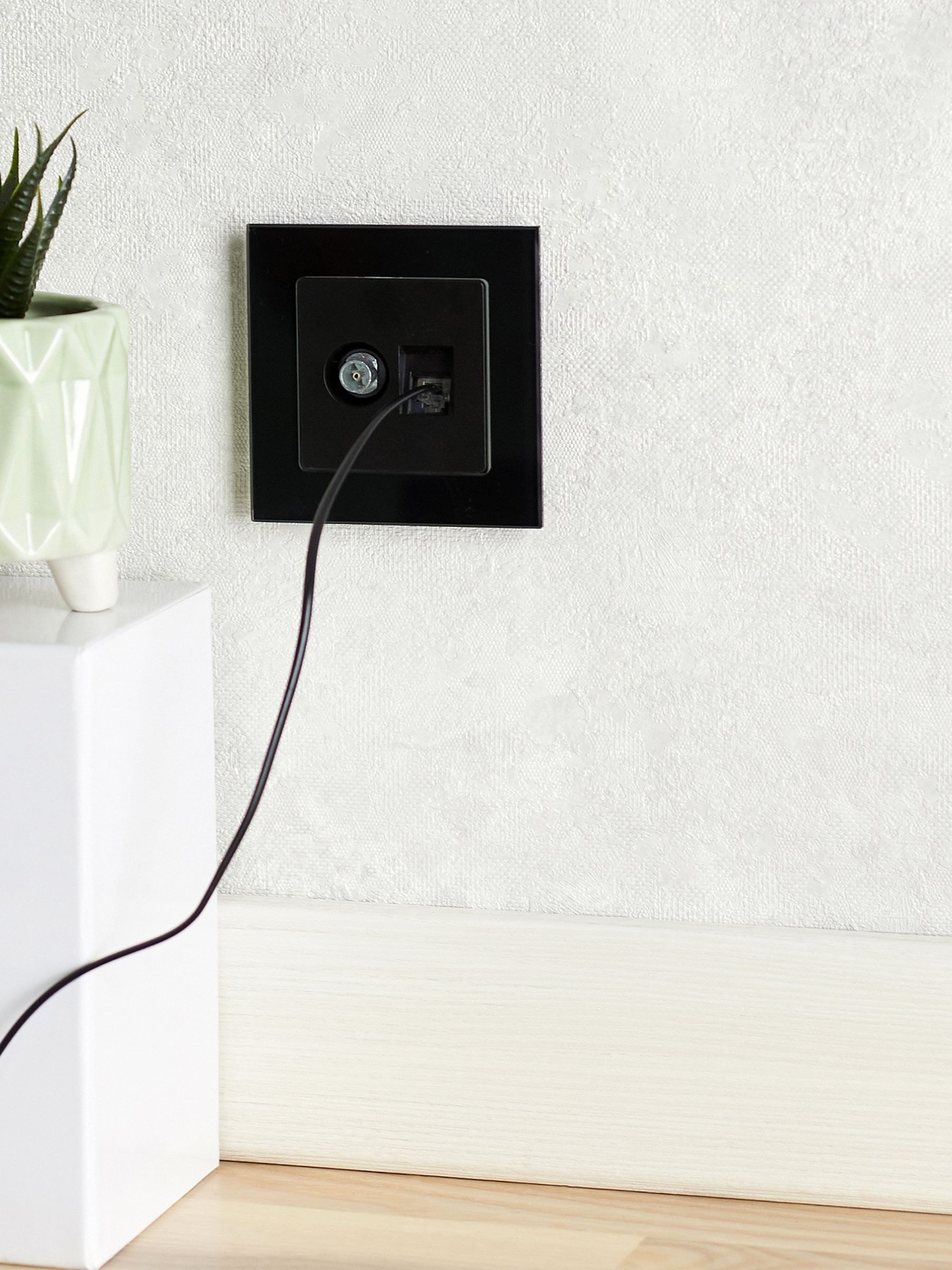 BRITE Розетка двойная TV+RJ45 кат.5E РТВ/РК12-БрЧ черный IEK - Фото 4
