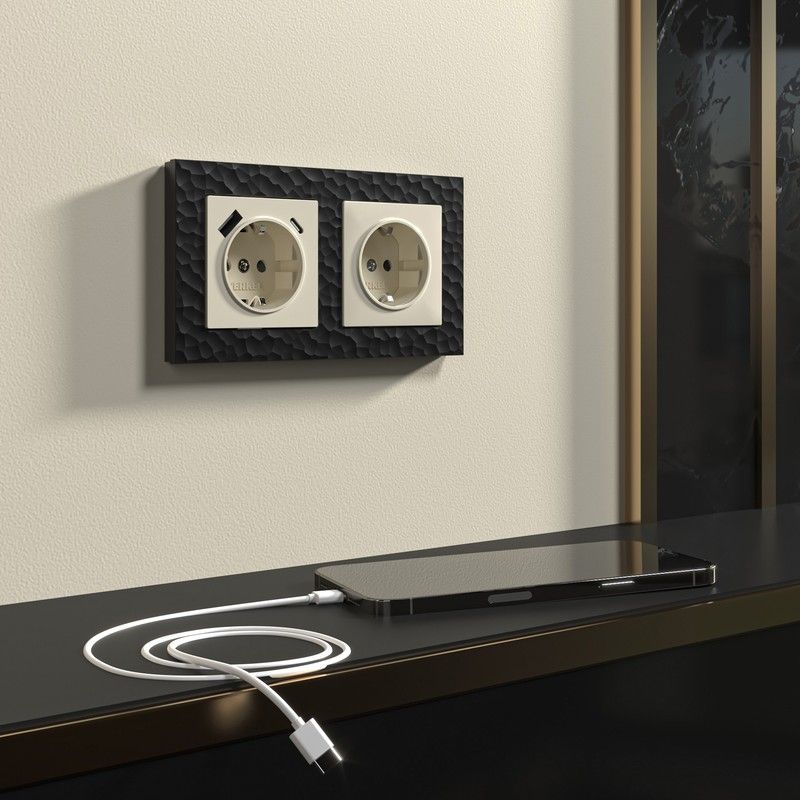 Розетка с заземлением, шторками и USB тип A+C (слоновая кость) Werkel - Фото 3