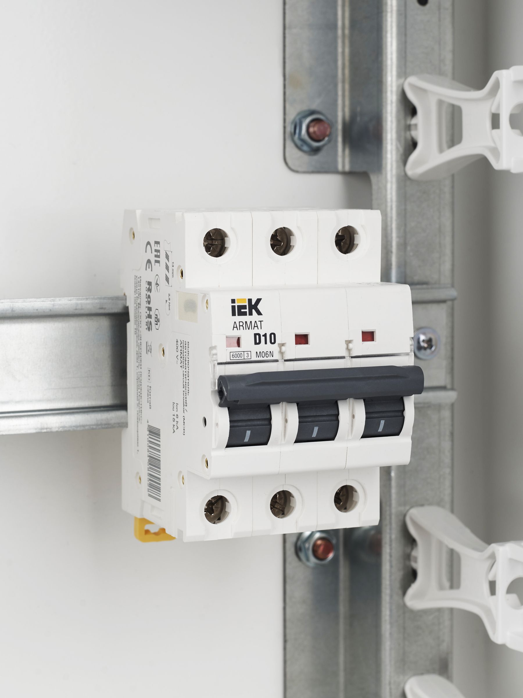 ARMAT Автоматический выключатель M06N 3P D 10А IEK - Фото 4