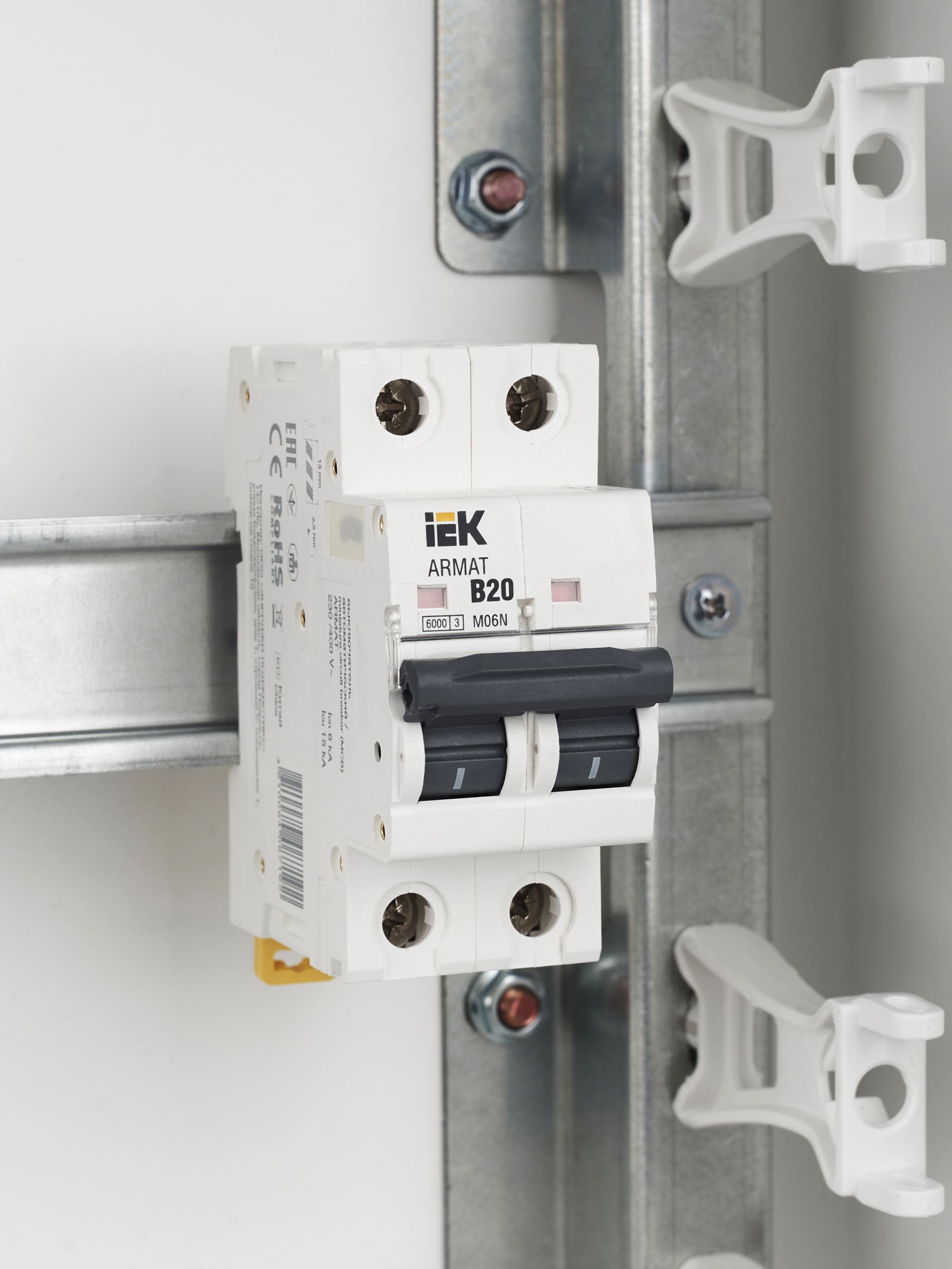ARMAT Автоматический выключатель M06N 2P B 20А IEK - Фото 10