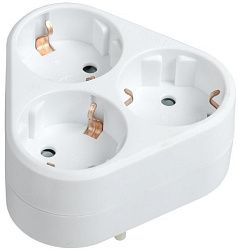 Тройник Т-01/03 3 места с заземлением 16А треугольный белый IEK WTP10-16-03-Z-K01