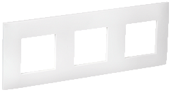 SKANDY Рамка 3-местная SK-F03W арктический белый IEK SK-M32-K01